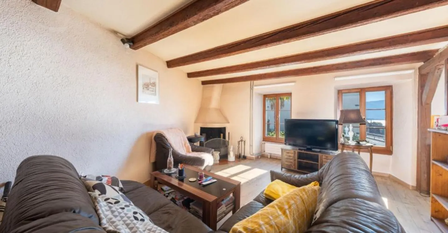 Ein charaktervolles Dorfhaus mit Blick auf den See - Foto 7 von 12