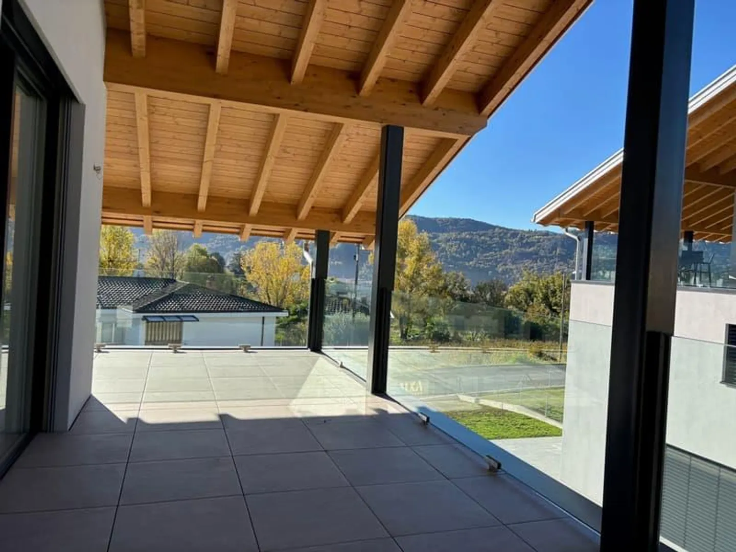 New penthouse with 3.5 rooms and large terrace - Photo 2 of 6