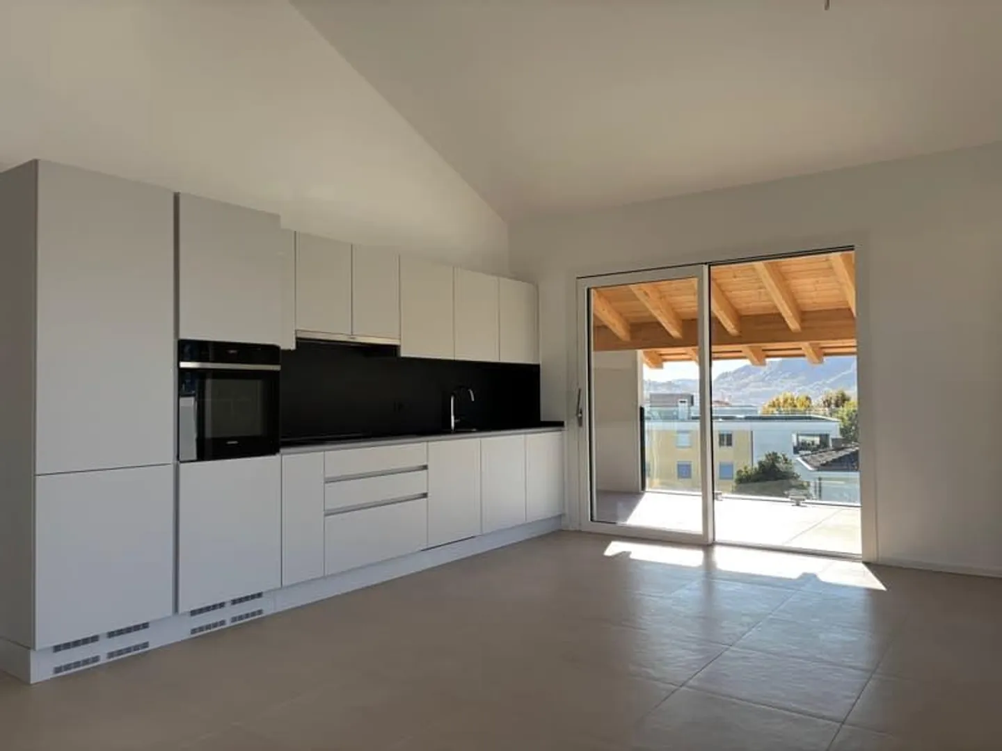 New penthouse with 3.5 rooms and large terrace - Photo 5 of 6