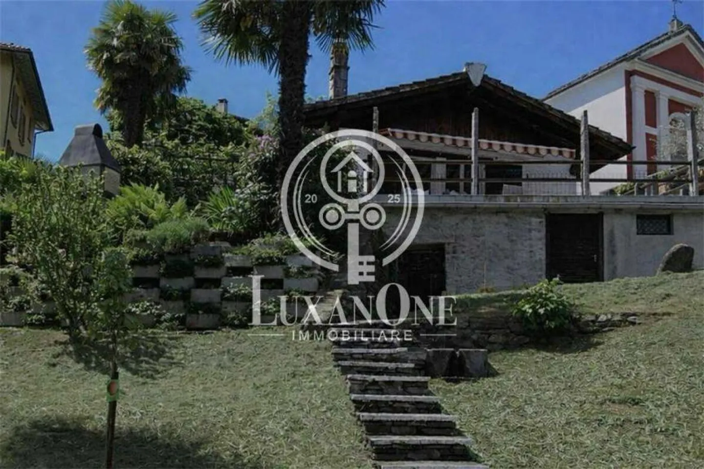 Incantevole casa unifamiliare con 3,5 stanze e vista panoramica mozzafiato e vista parziale sul lago - adatta come seconda casa - Foto 3 di 9