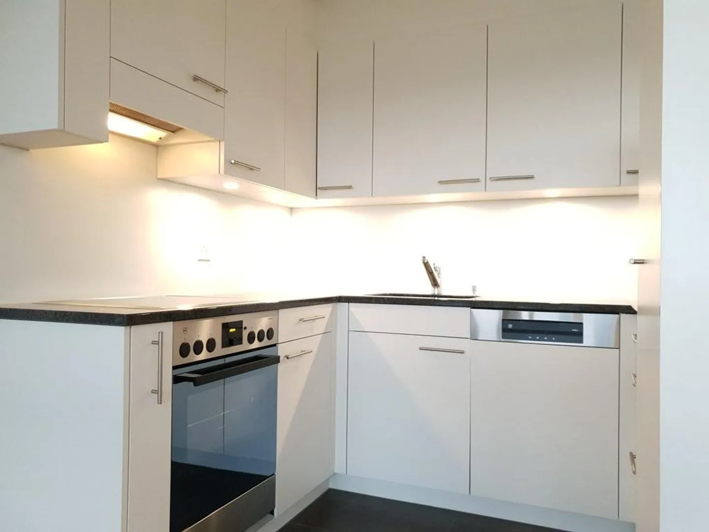 Modern living between the Aare and Bern's local mountain - Photo 2 of 8