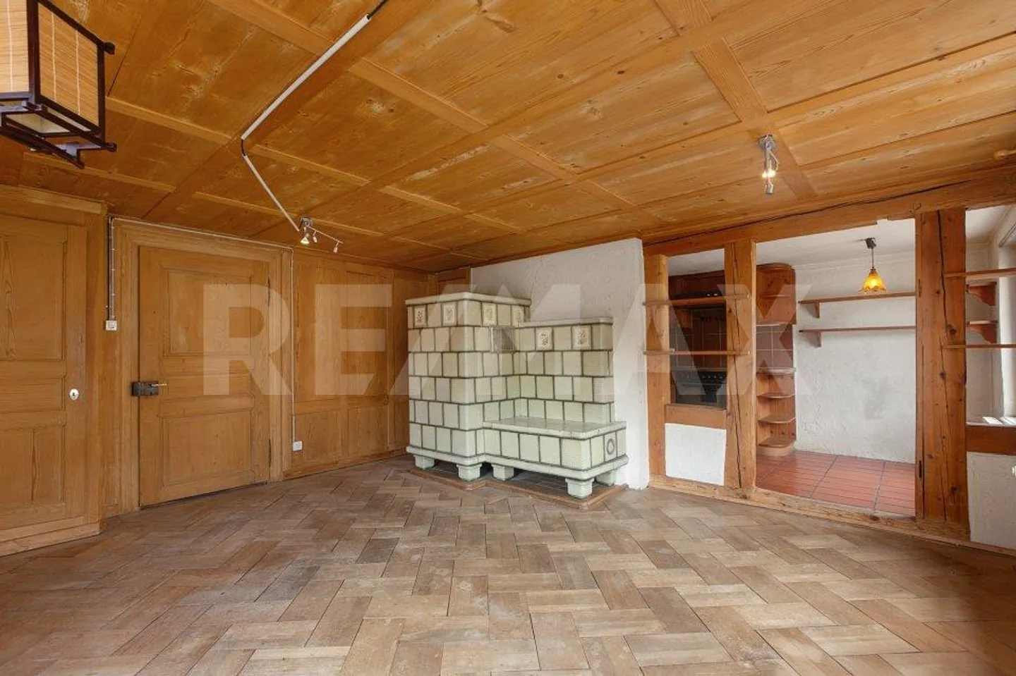 5.5-Zi.-Wohnhaus mit Gewerbe- und Ladenfläche - Photo 2 of 12
