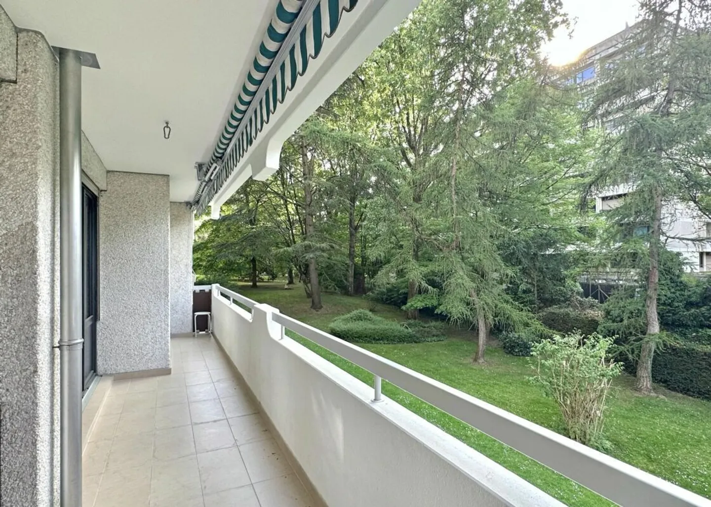 Appartement spacieux à Florissant - Photo 4 sur 17