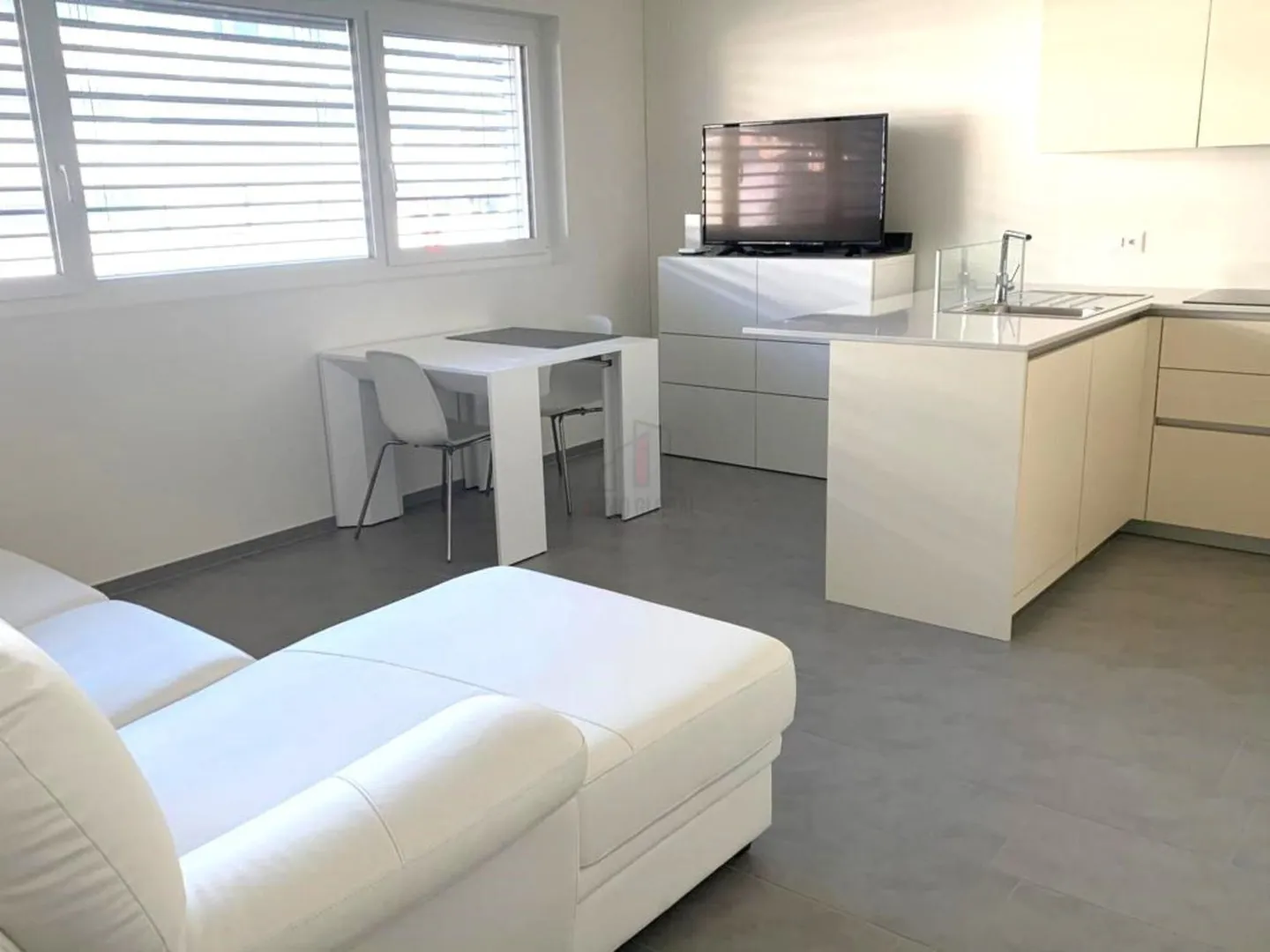 Einladendes Zweizimmerapartment in der Stadt - Photo 1 of 9