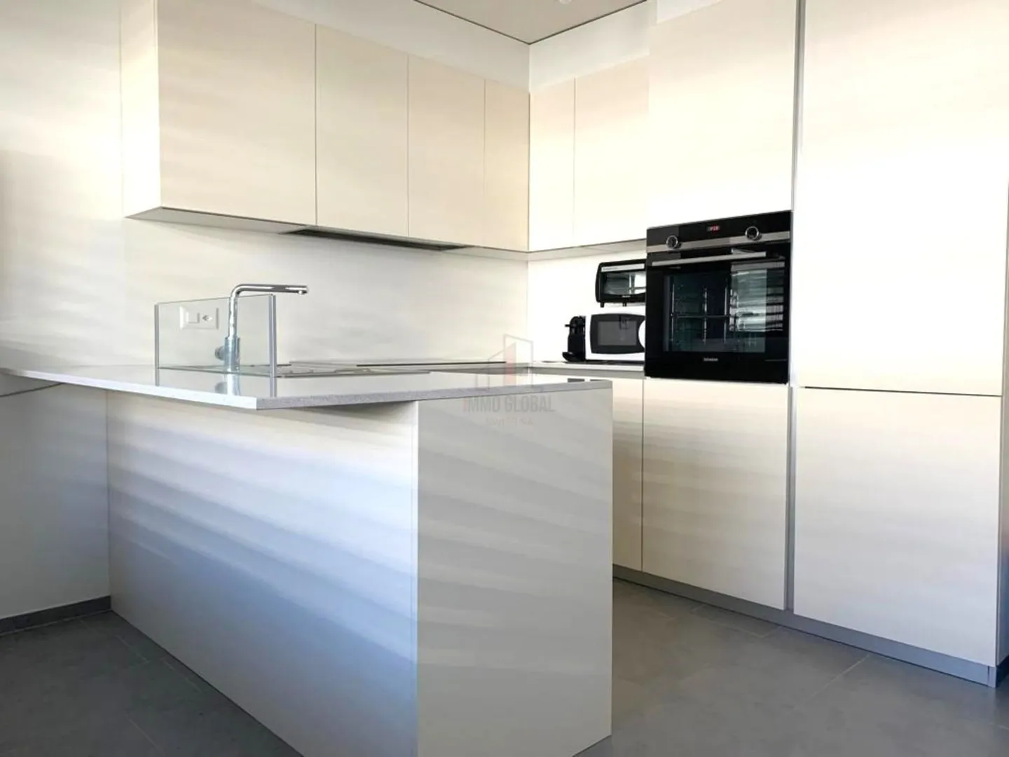 Einladendes Zweizimmerapartment in der Stadt - Photo 2 of 9