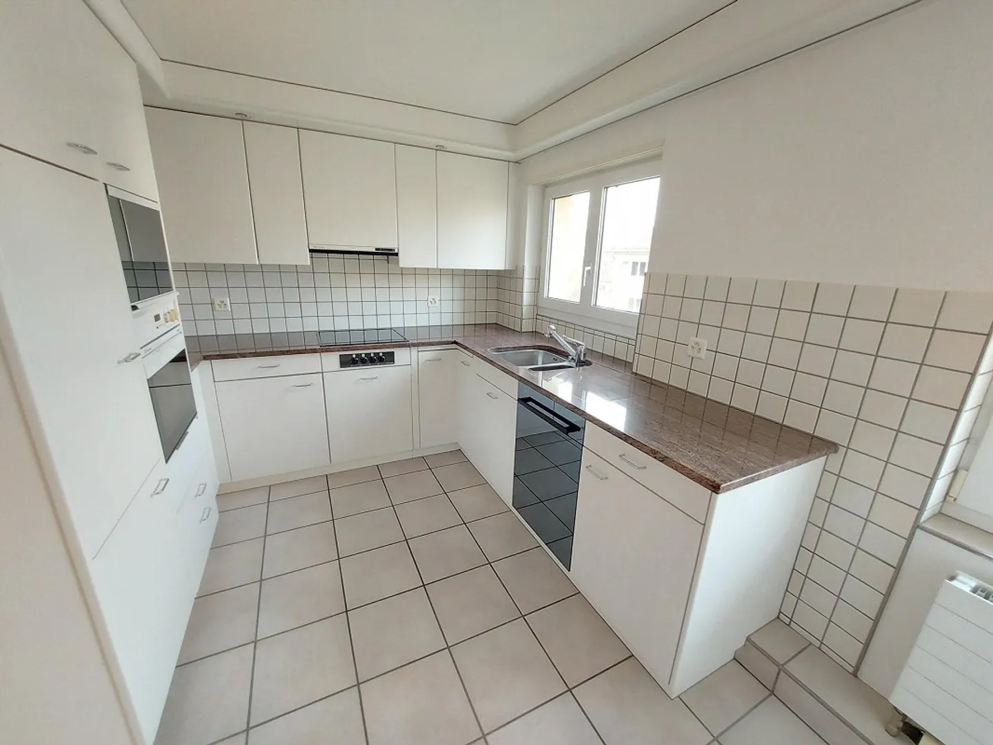 Appartamento 3.5 locali a Rotmonten con patio e giardino privato - Foto 2 di 9