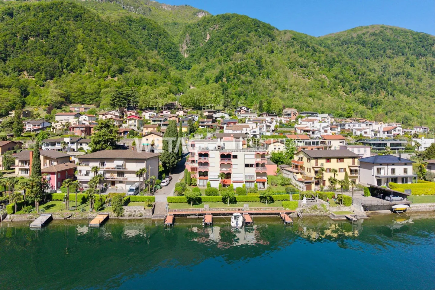 Lugano?Riva San Vitale: Appartamento affascinante in riva al lago, con posti barca, adatto anche come seconda casa - Foto 12 di 13