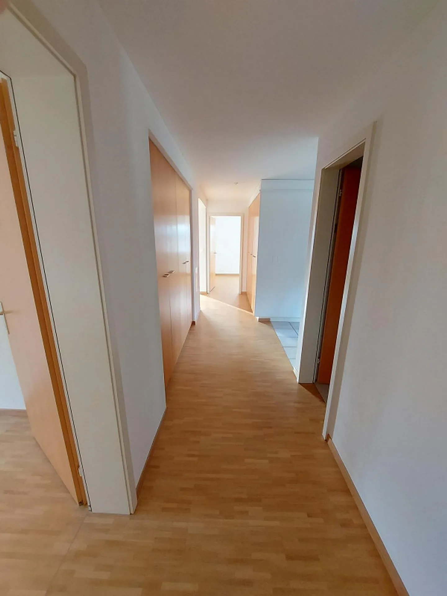 Appartamento 3.5 locali a Rotmonten con patio e giardino privato - Foto 3 di 9