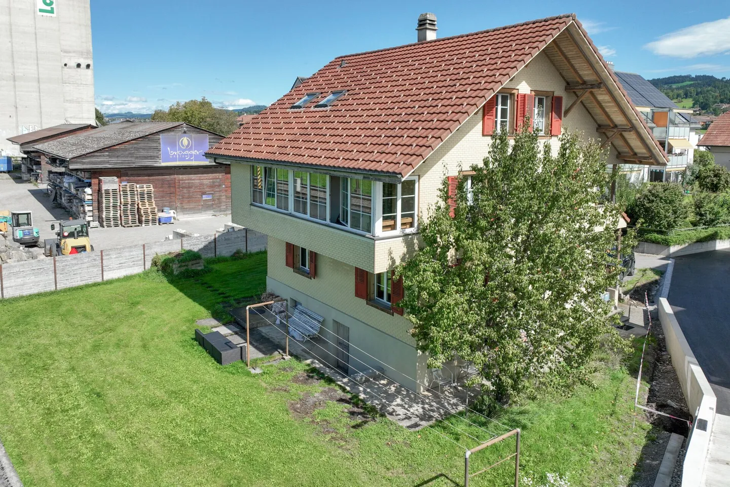 Rénovation ou réalisation : un grand potentiel dans un emplacement central - Photo 7 sur 7