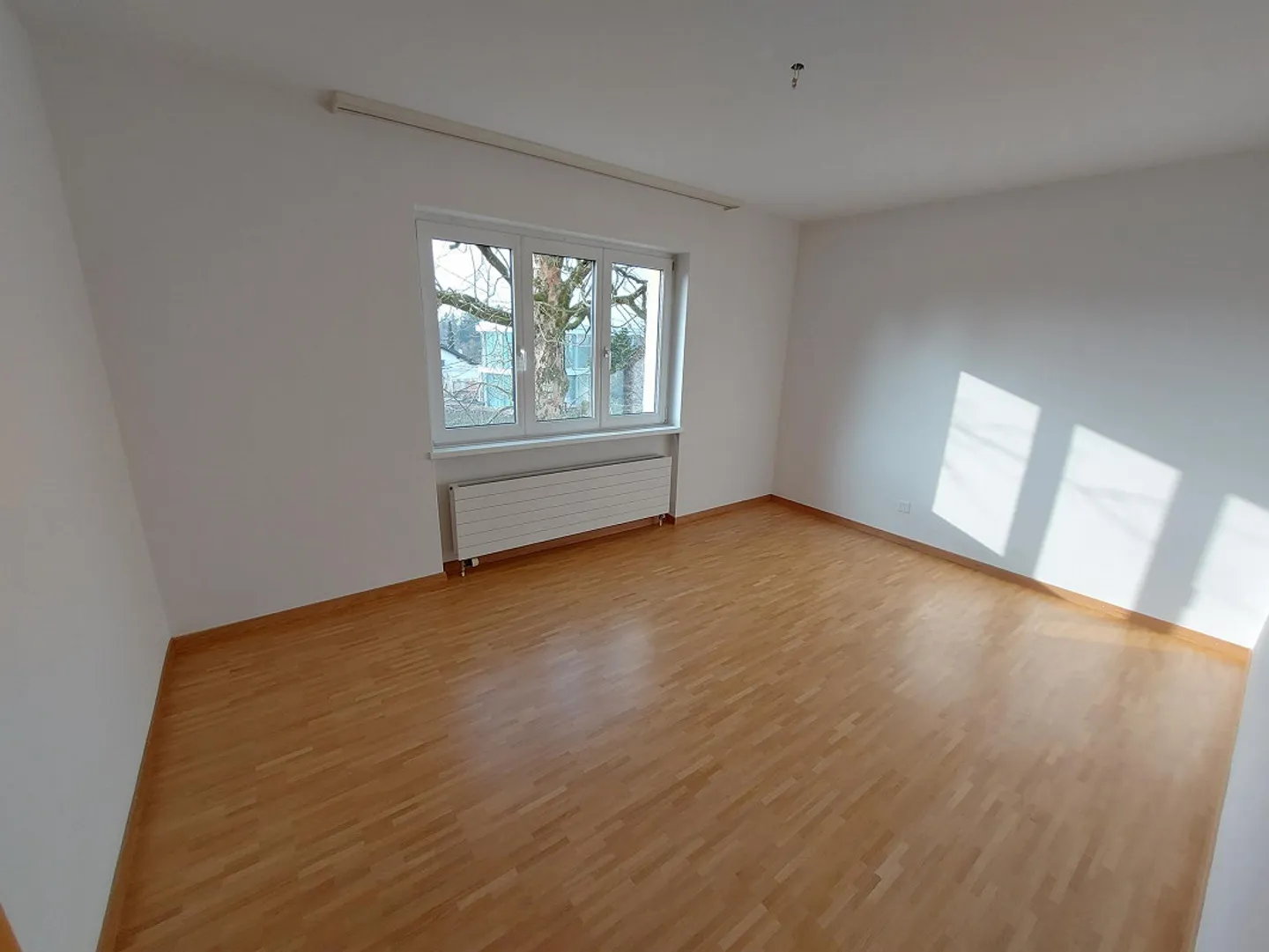 Appartamento 3.5 locali a Rotmonten con patio e giardino privato - Foto 5 di 9