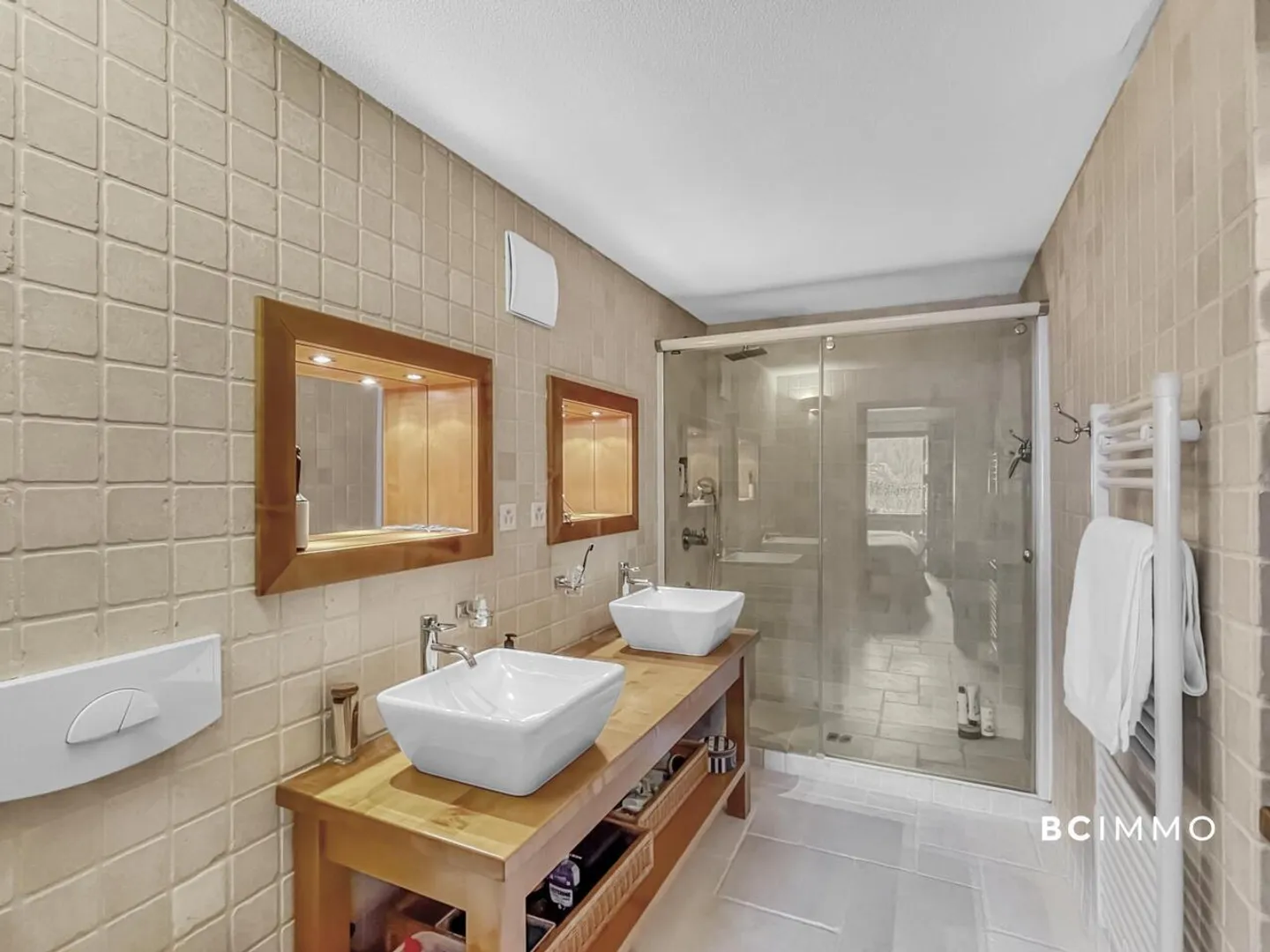 Outstanding Duplex Penthouse with Panoramic Views of the Pays d'Enhaut | Exclusivity - Photo 3 of 12