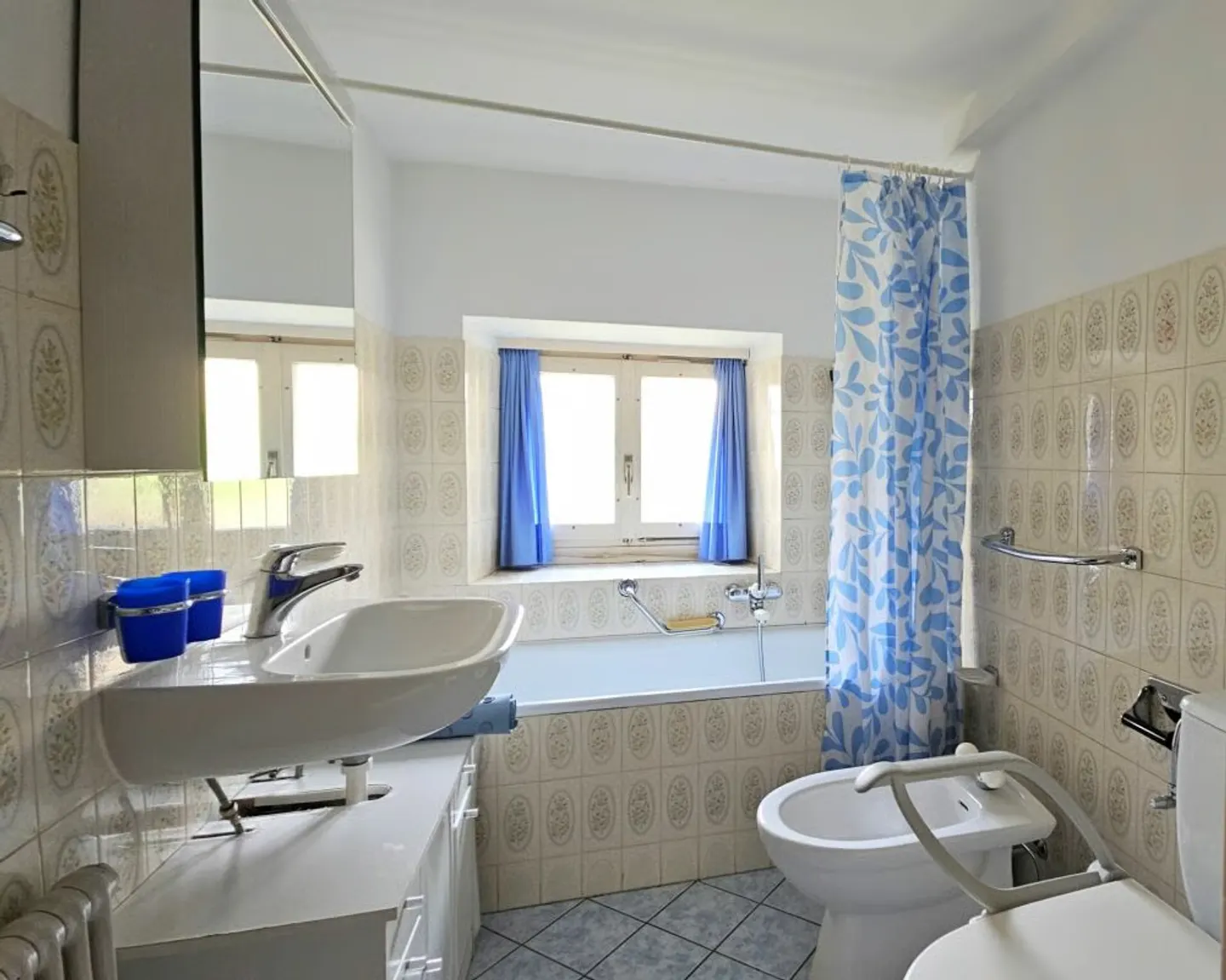 SINGLE-FAMILY HOUSE WITH WELL-MAINTAINED GARDEN IN S.VITTORE - Photo 10 of 18