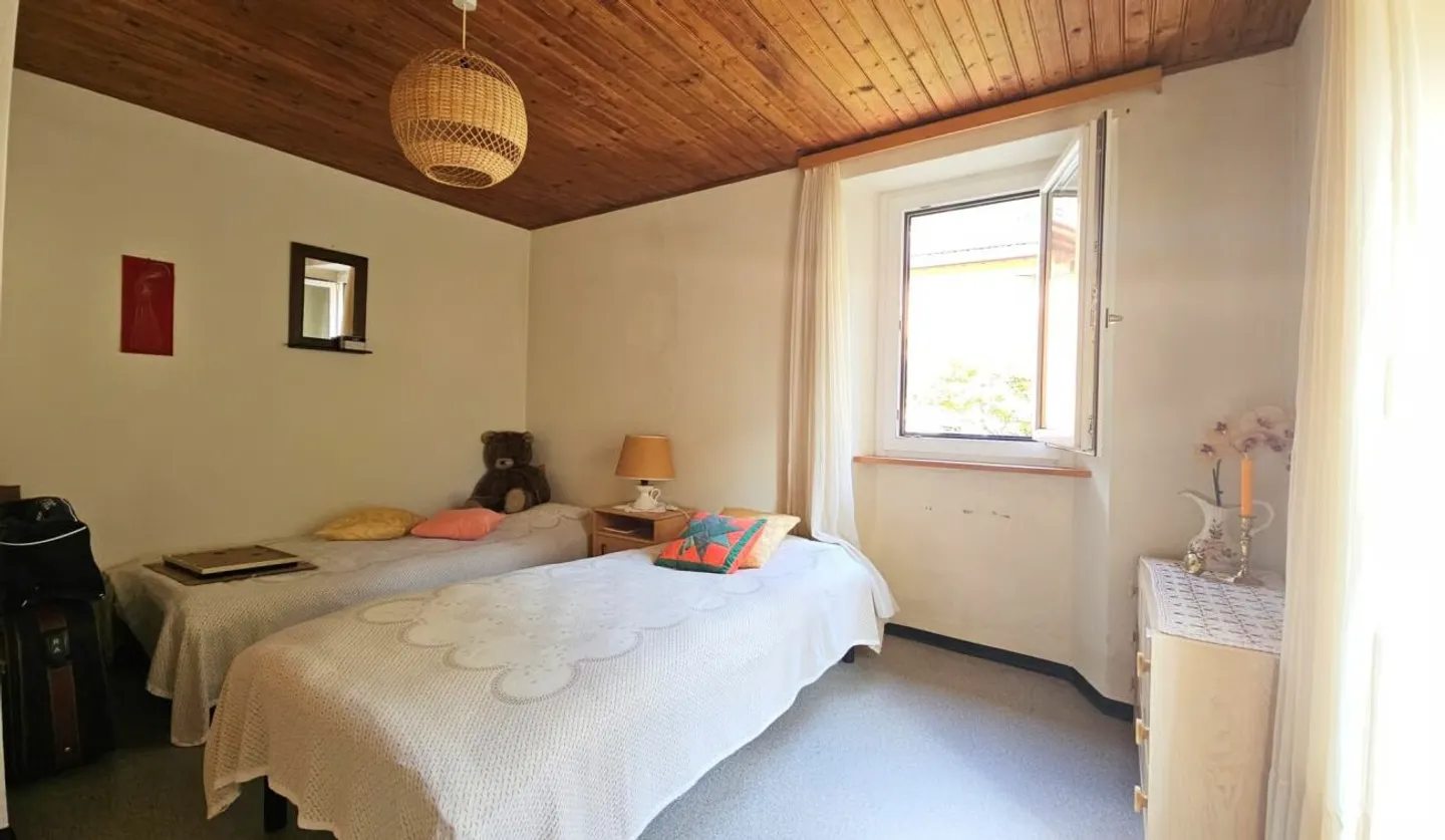 SINGLE-FAMILY HOUSE WITH WELL-MAINTAINED GARDEN IN S.VITTORE - Photo 12 of 18
