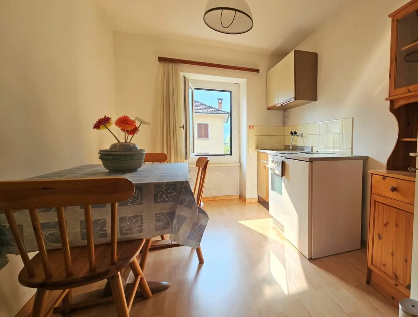 SINGLE-FAMILY HOUSE WITH WELL-MAINTAINED GARDEN IN S.VITTORE - Photo 14 of 18