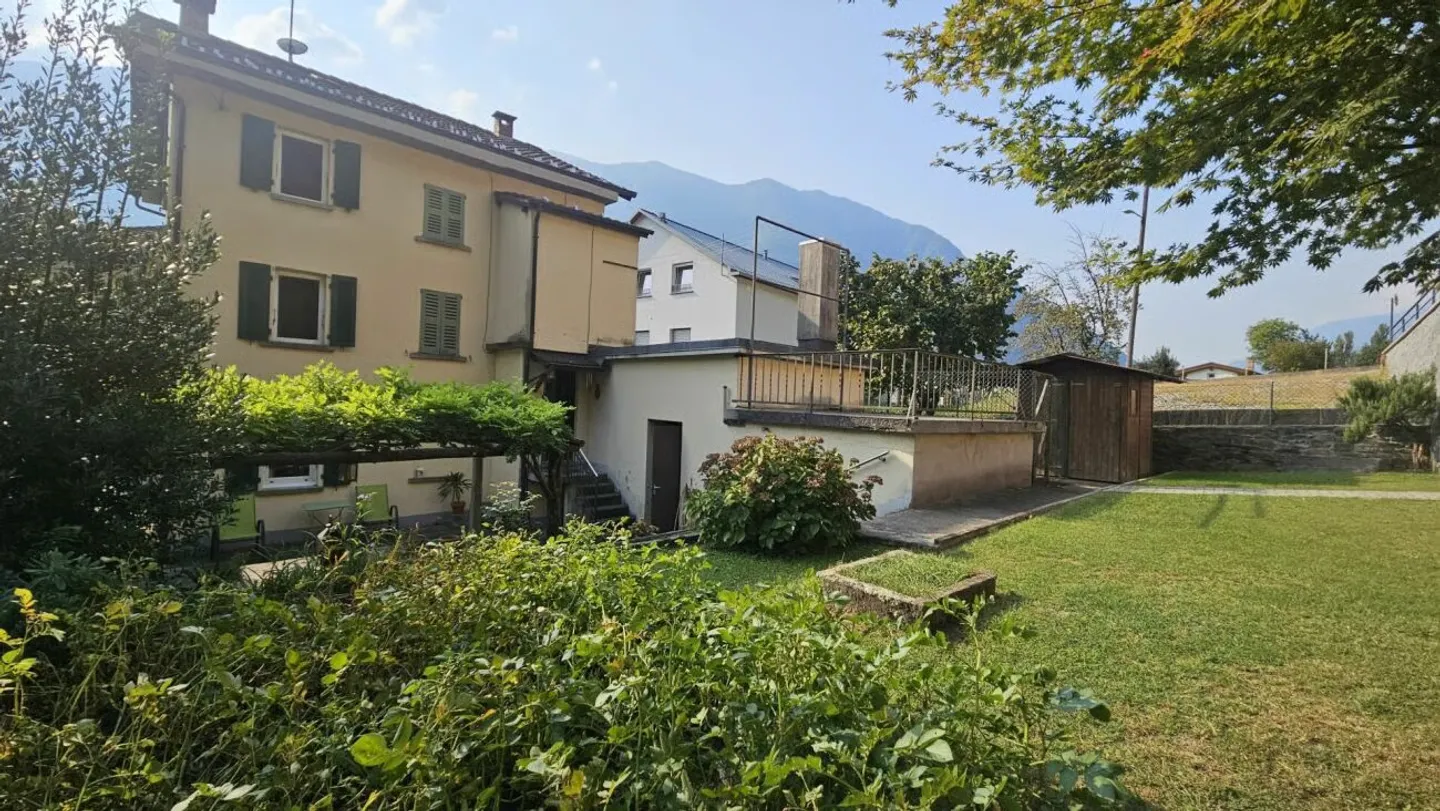 SINGLE-FAMILY HOUSE WITH WELL-MAINTAINED GARDEN IN S.VITTORE - Photo 18 of 18
