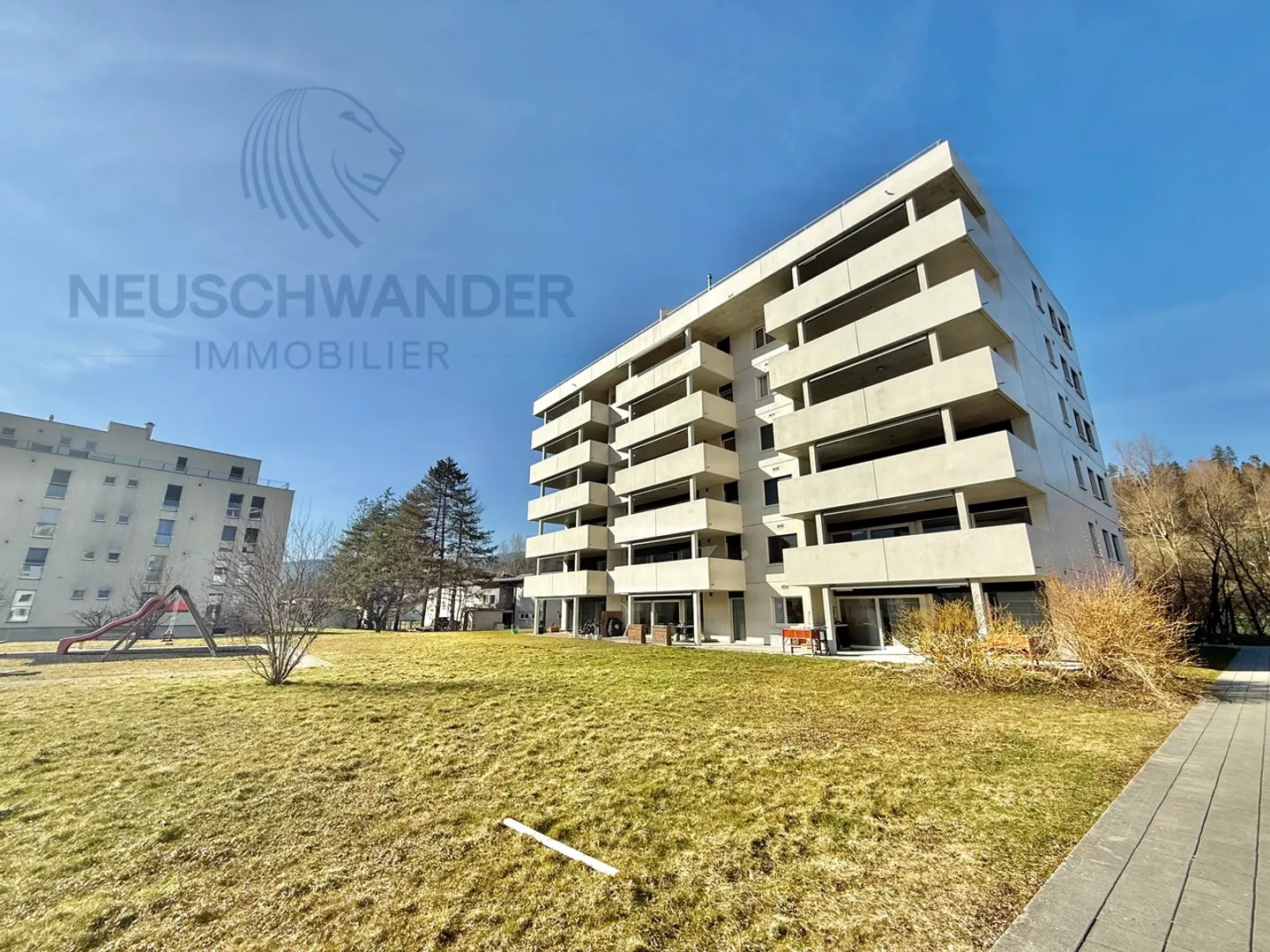 À plain-pied dans un quartier tranquille avec une belle terrasse - Photo 4 sur 31