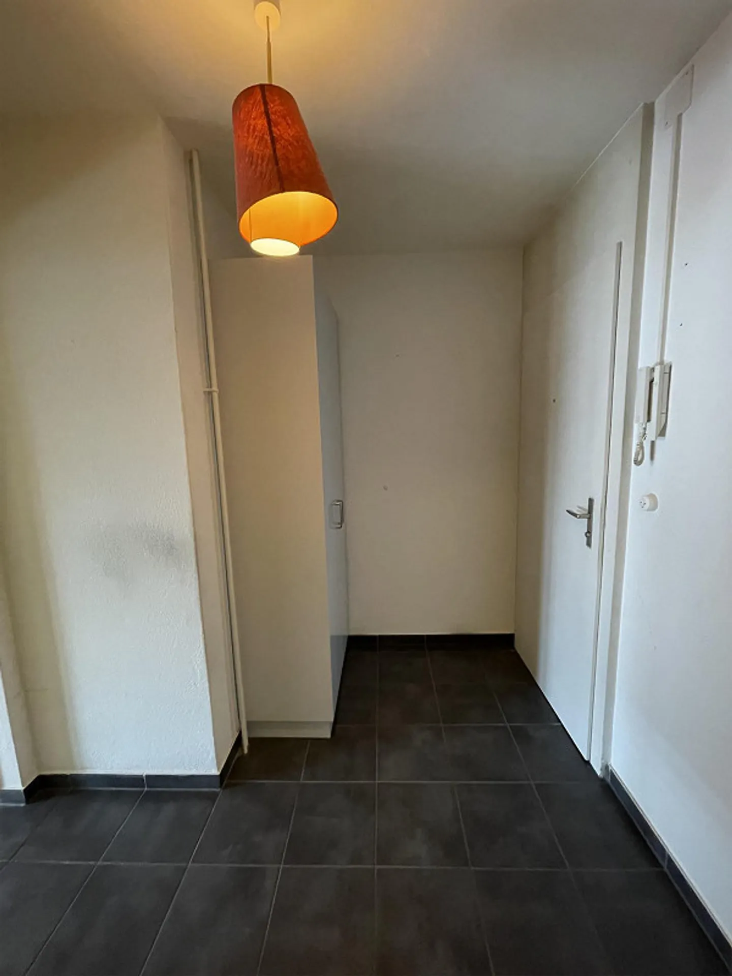 Appartamento duplex di 6 stanze nel cuore di Zollikofen - Foto 3 di 12