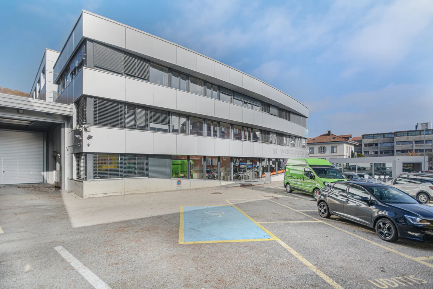 Büro/Werkstatt 378 m2 - Nähe Autobahn und Verkehrsmittel - Photo 1 sur 17