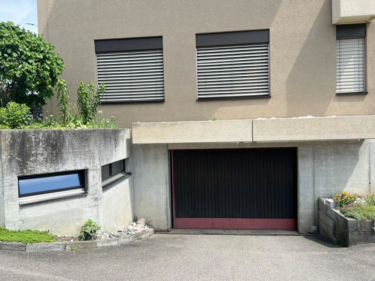 Ampie aree ufficio al piano terra e interrato - Foto 20 di 21