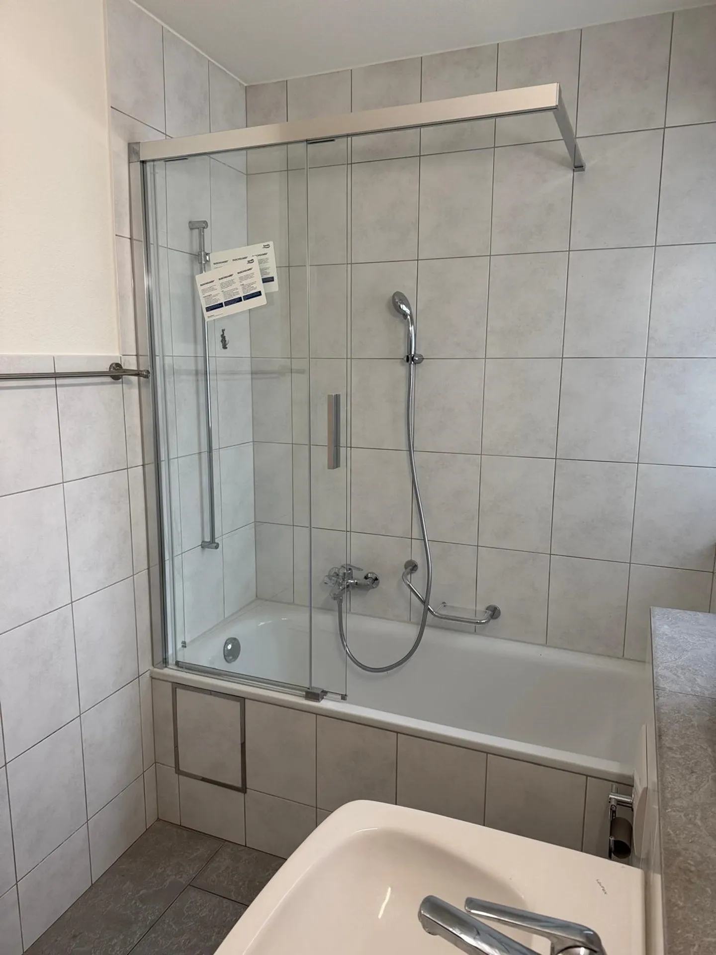 Appartamento mansardato ristrutturato di 3 stanze in posizione centrale a Liestal - Foto 18 di 18