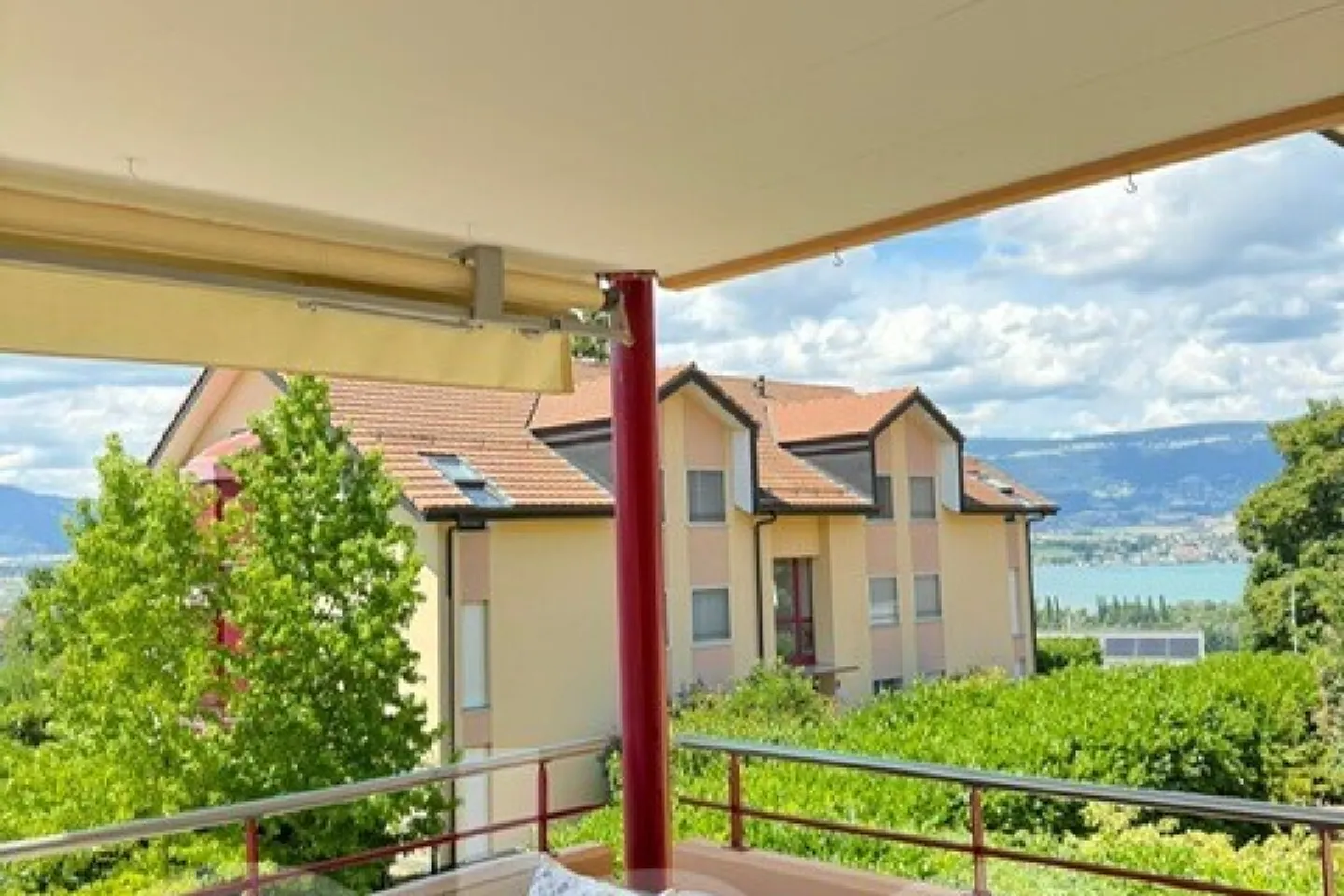 Spacious, bright apartment with a stunning view of the lake! - Photo 1 of 13