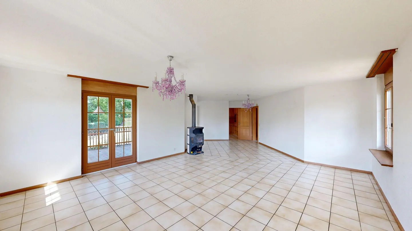 Maison individuelle de 5,5 pièces avec grand jardin et possibilités variées - Photo 5 sur 43