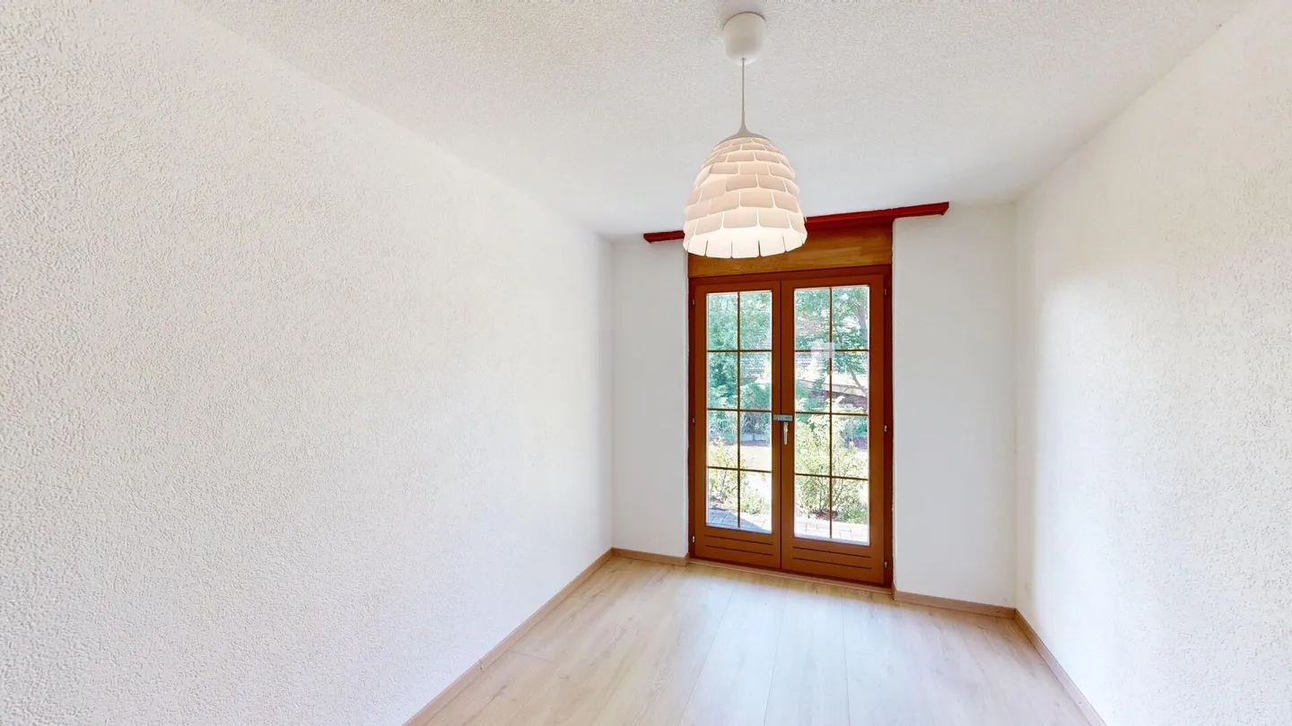 Maison individuelle de 5,5 pièces avec grand jardin et possibilités variées - Photo 12 sur 43