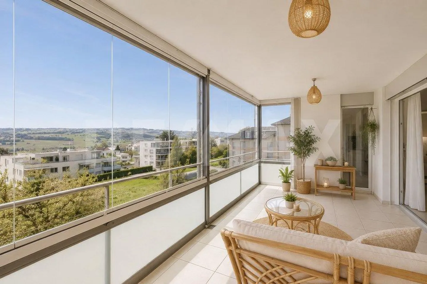 5½ Room Apartment, Elevator, Underground Parking Space Included, Lake View, Glazed... - Photo 4 of 11