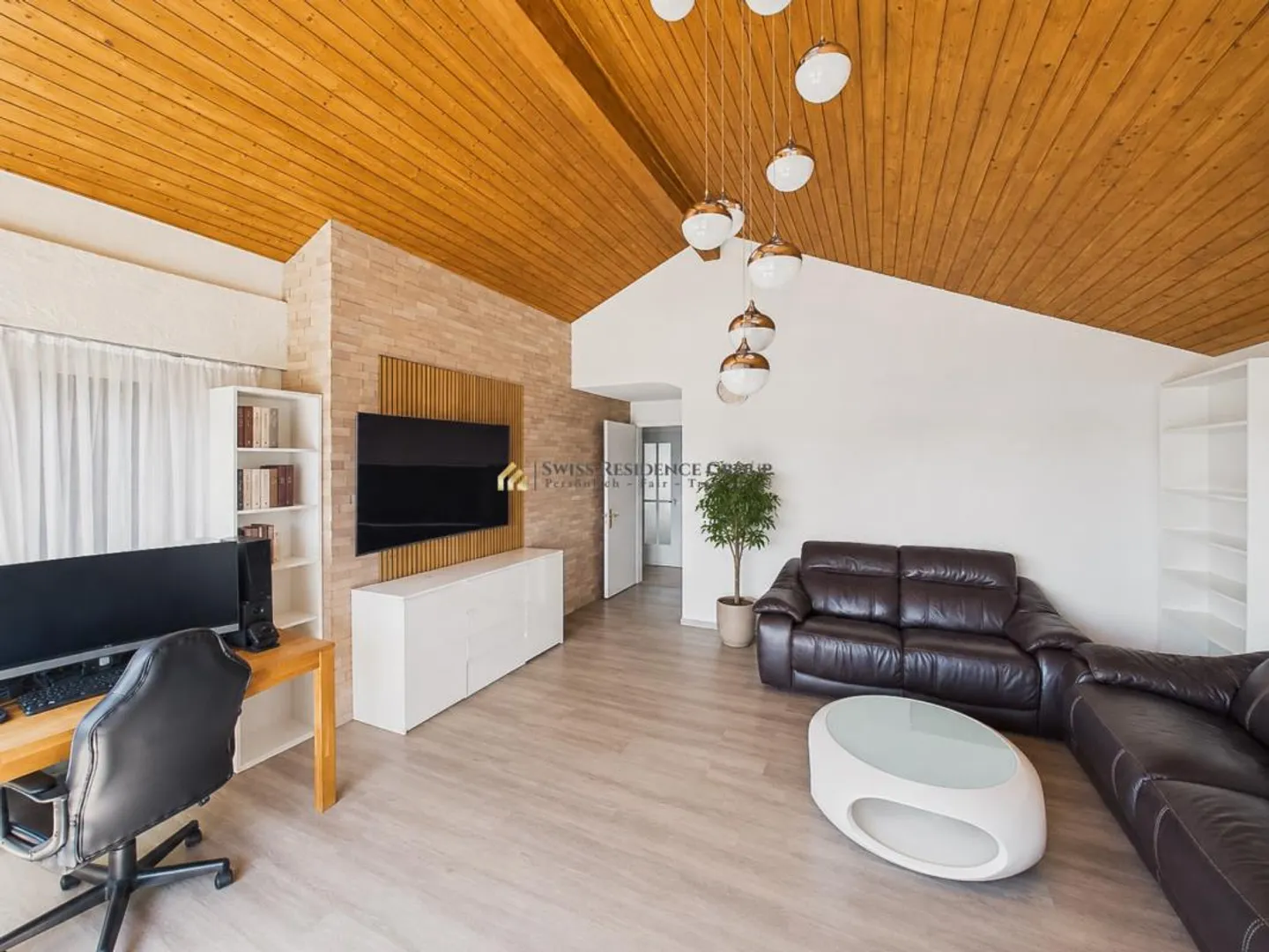 Geräumiges Einfamilienhaus mit Pool - Foto 13 von 14
