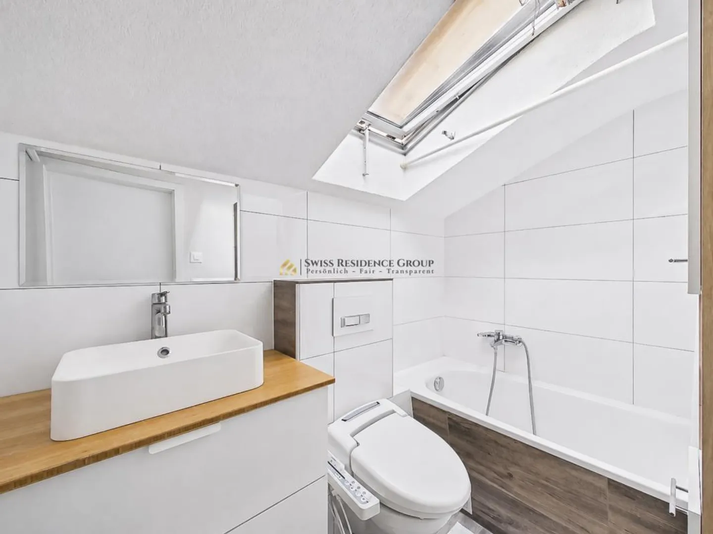Geräumiges Einfamilienhaus mit Pool - Foto 14 von 14
