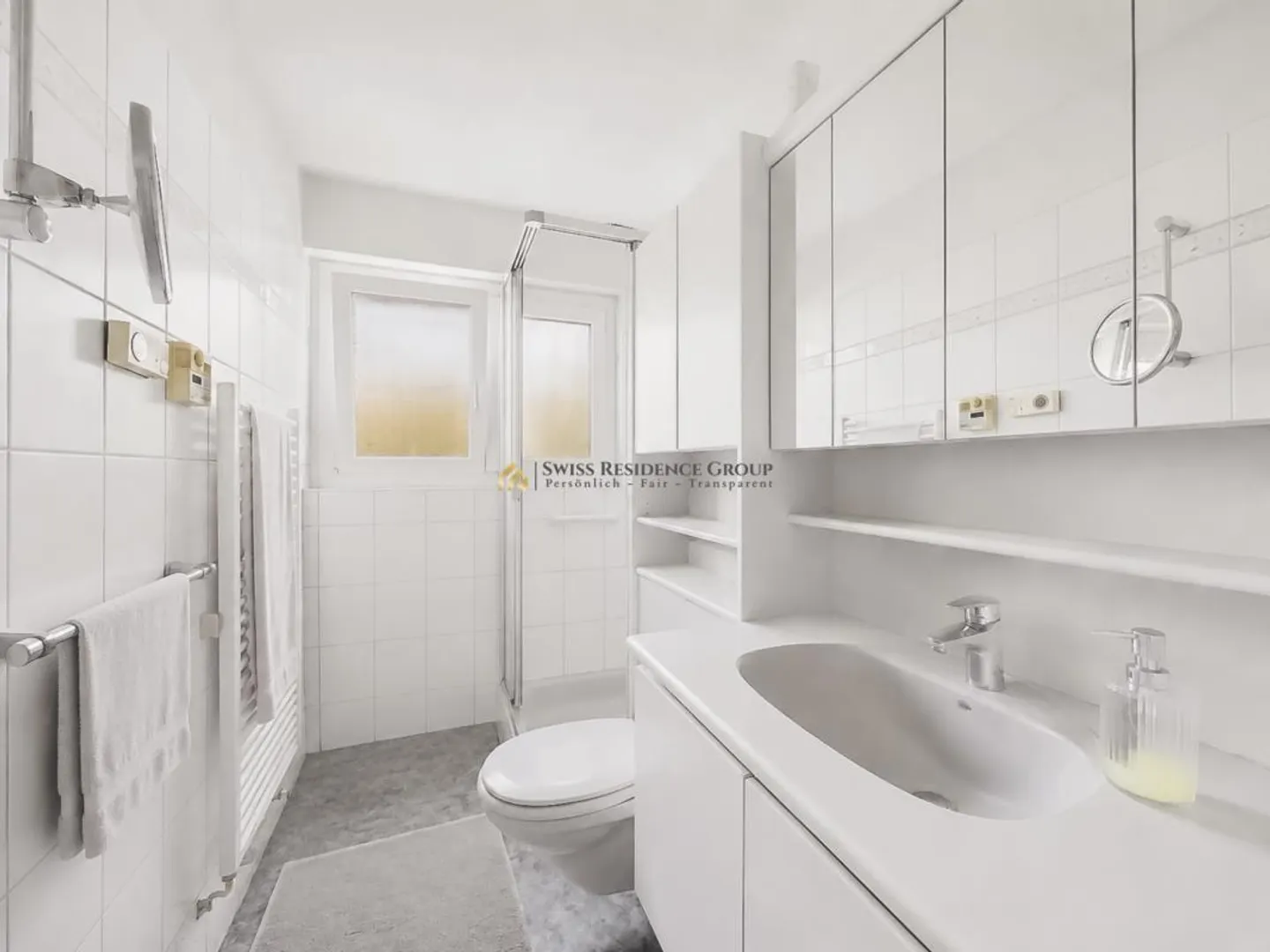 Geräumiges Einfamilienhaus mit Pool - Foto 9 von 14