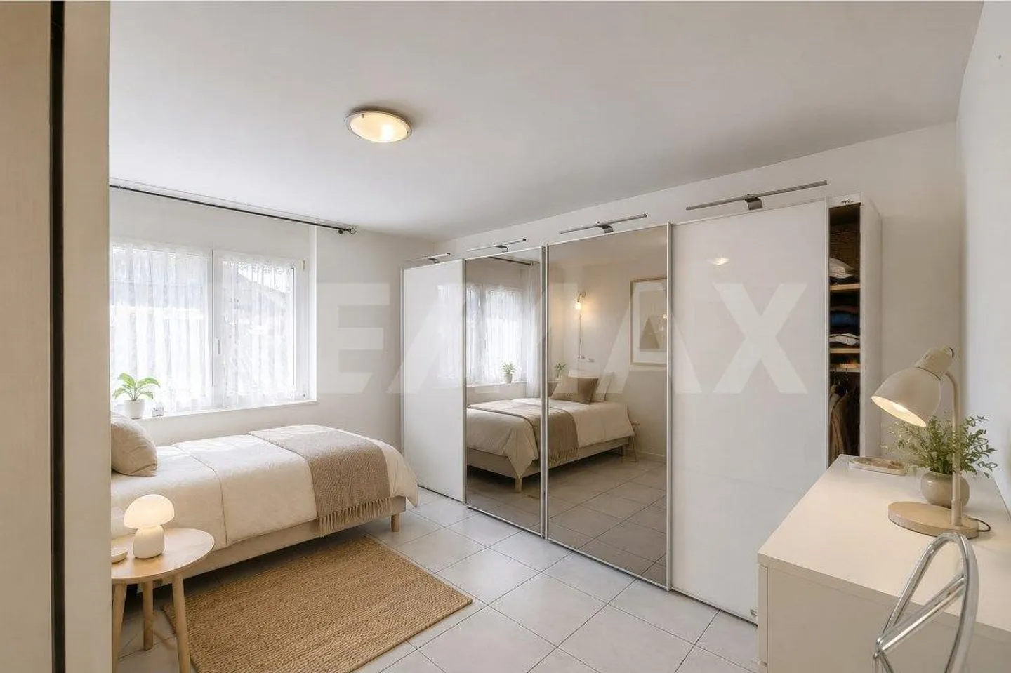 5½ Room Apartment, Elevator, Underground Parking Space Included, Lake View, Glazed... - Photo 7 of 11