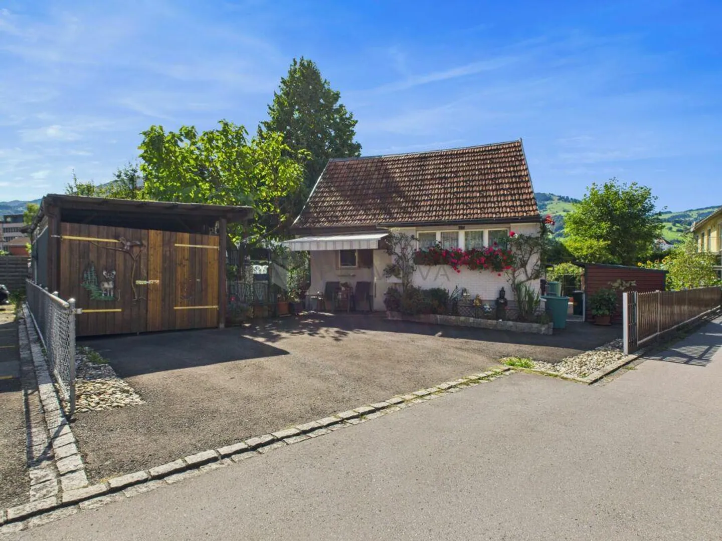 Einfamilienhaus im Herzen der Stadt mit idyllischem Garten - Foto 7 von 8