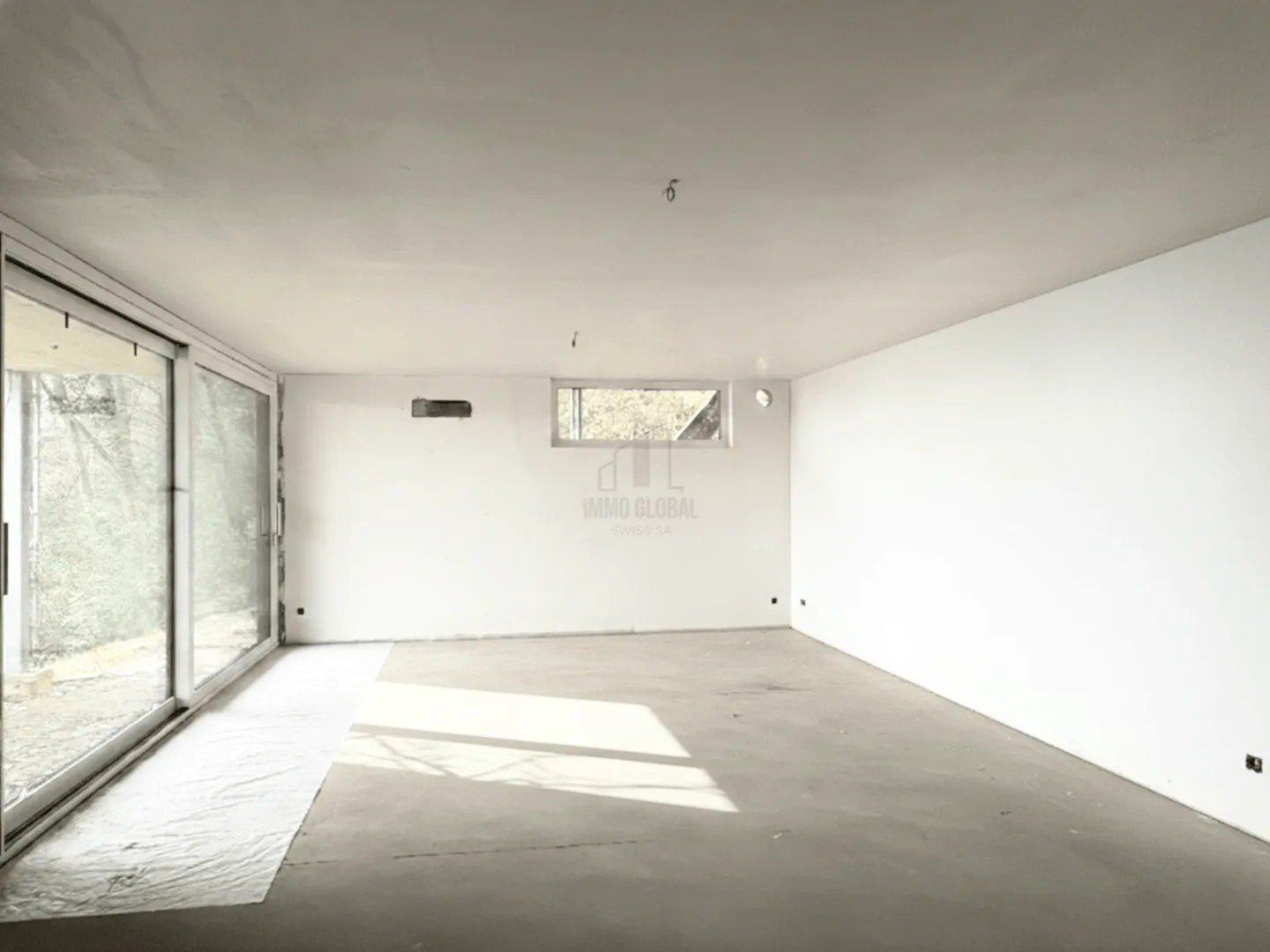 New Apartment with Panoramic Views - Photo 2 of 11