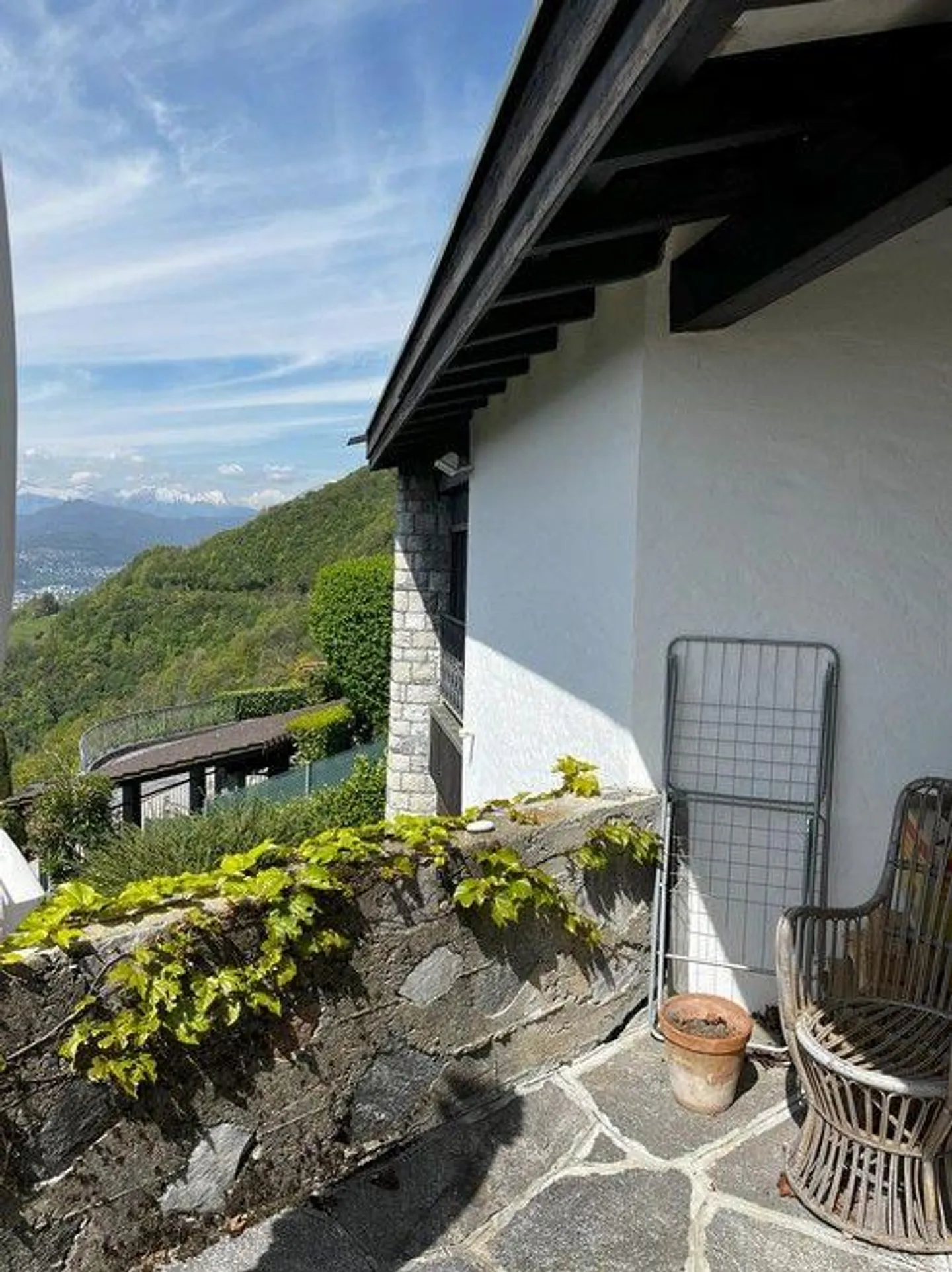 *Casa con vista sul lago* - Foto 3 di 13