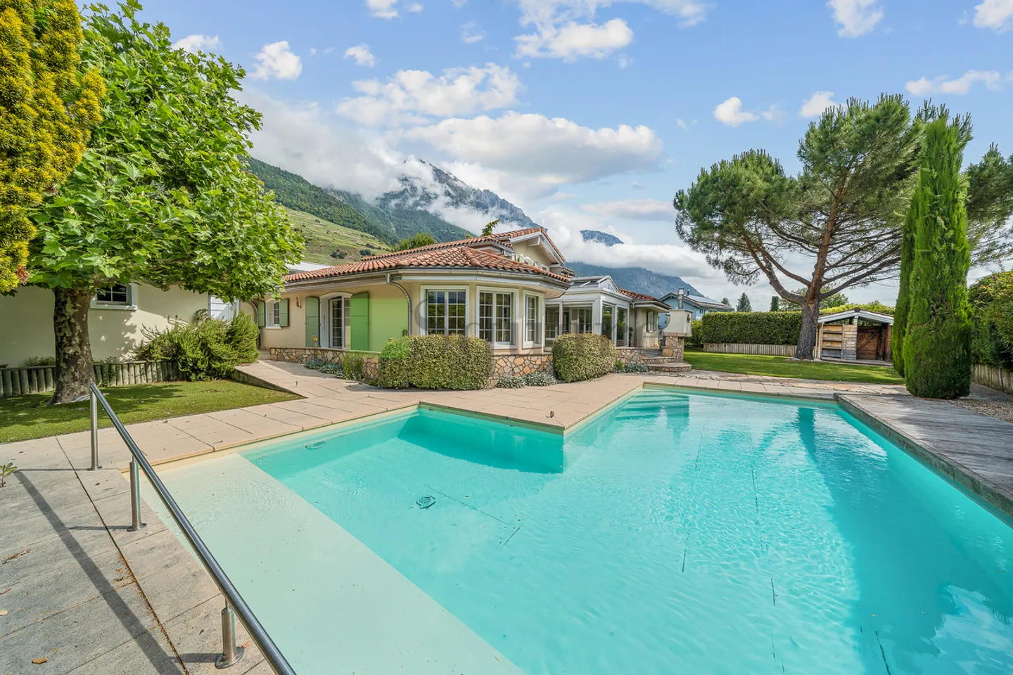 Villa provenzale eccezionale con piscina a Fully - Foto 1 di 21