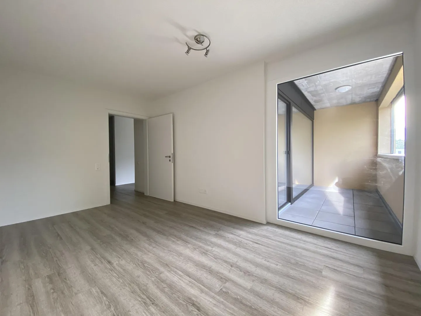 Appartement protégé de 3.5 pièces - Photo 4 sur 13