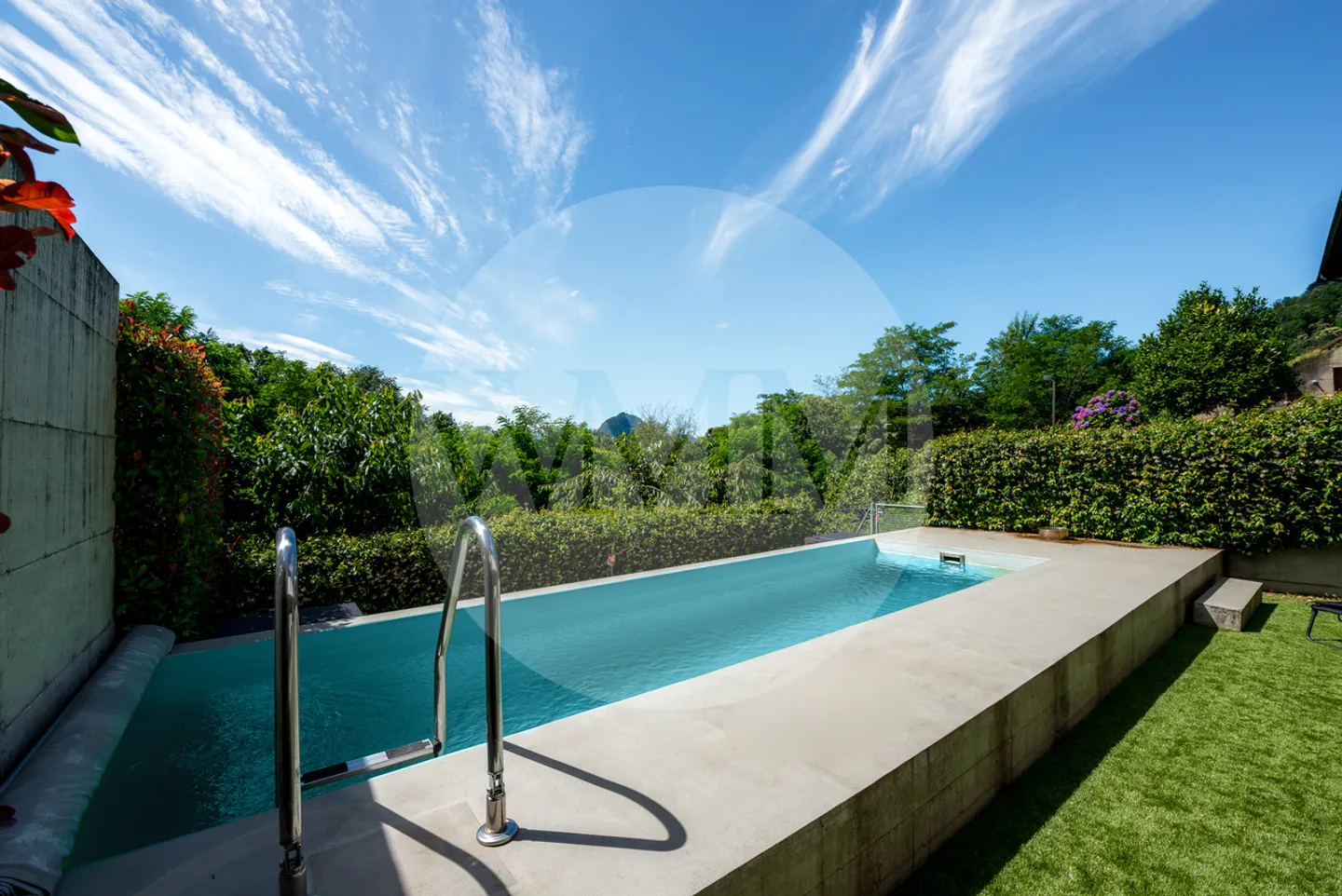 Villa de style design, nichée dans la nature avec piscine et vue sur le lac - Photo 13 sur 14