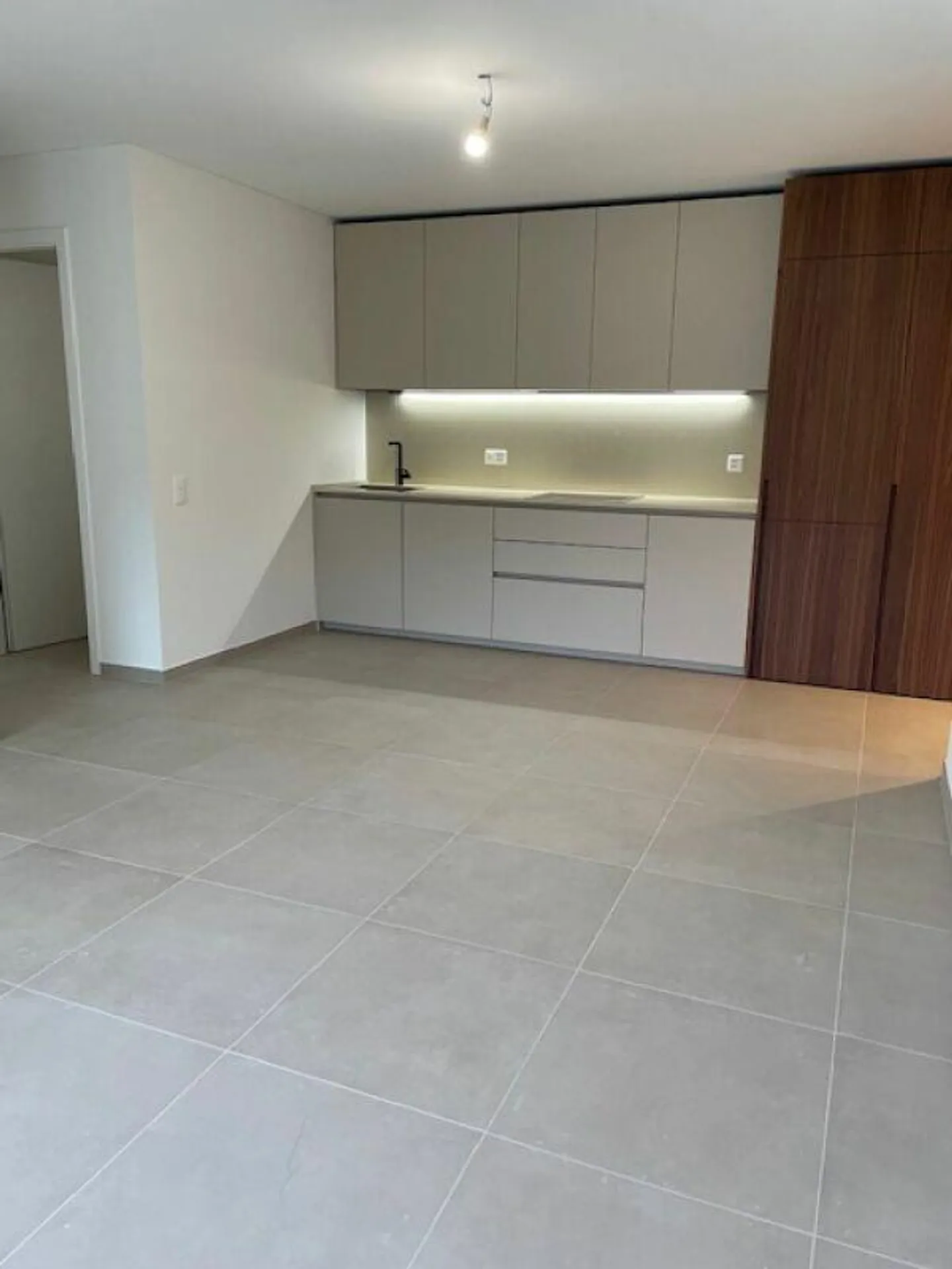 Affittiamo splendido 2.5 locali con giardino - Foto 3 di 22