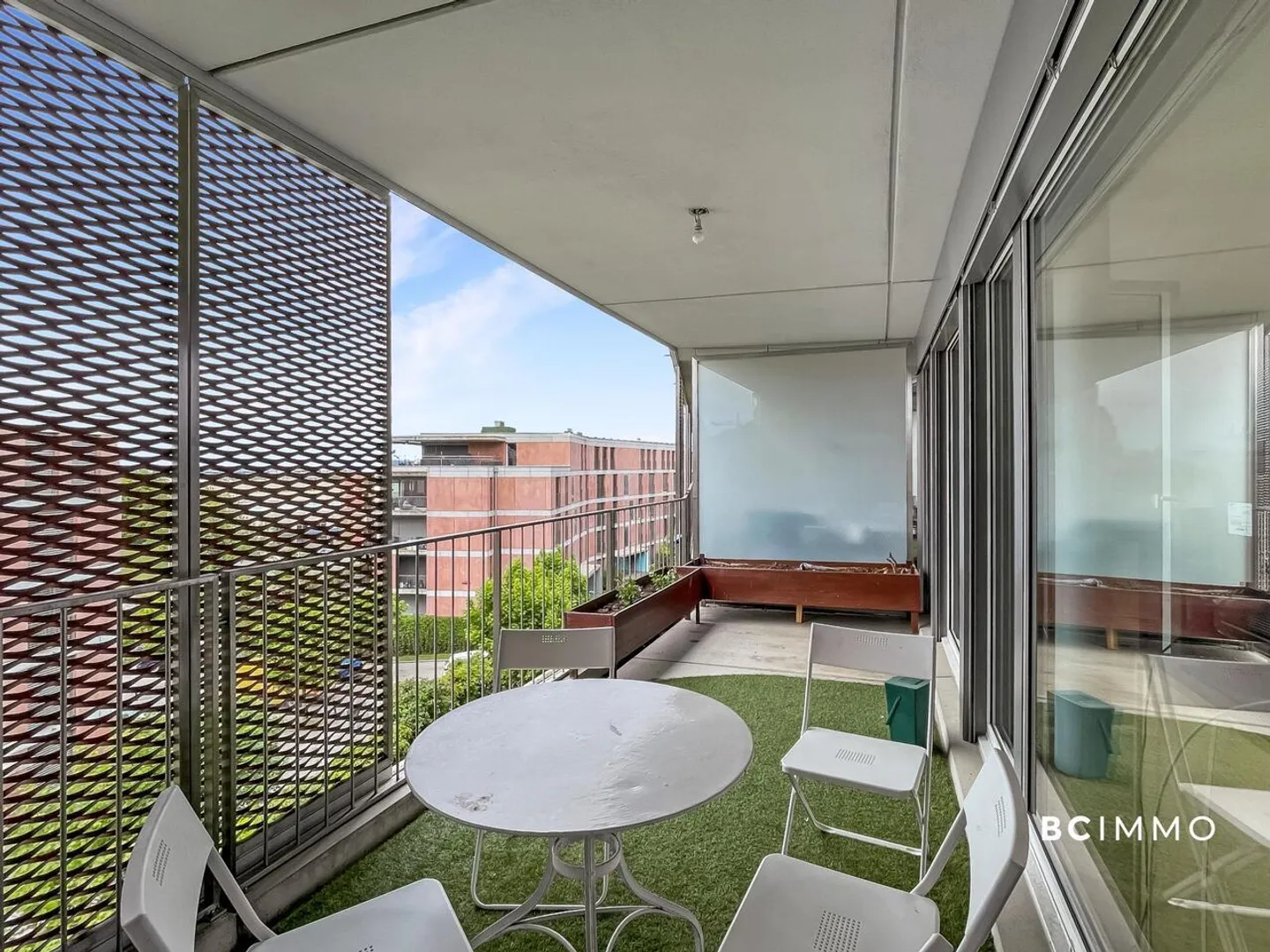 Apartment with loggia balcony - Photo 2 of 11