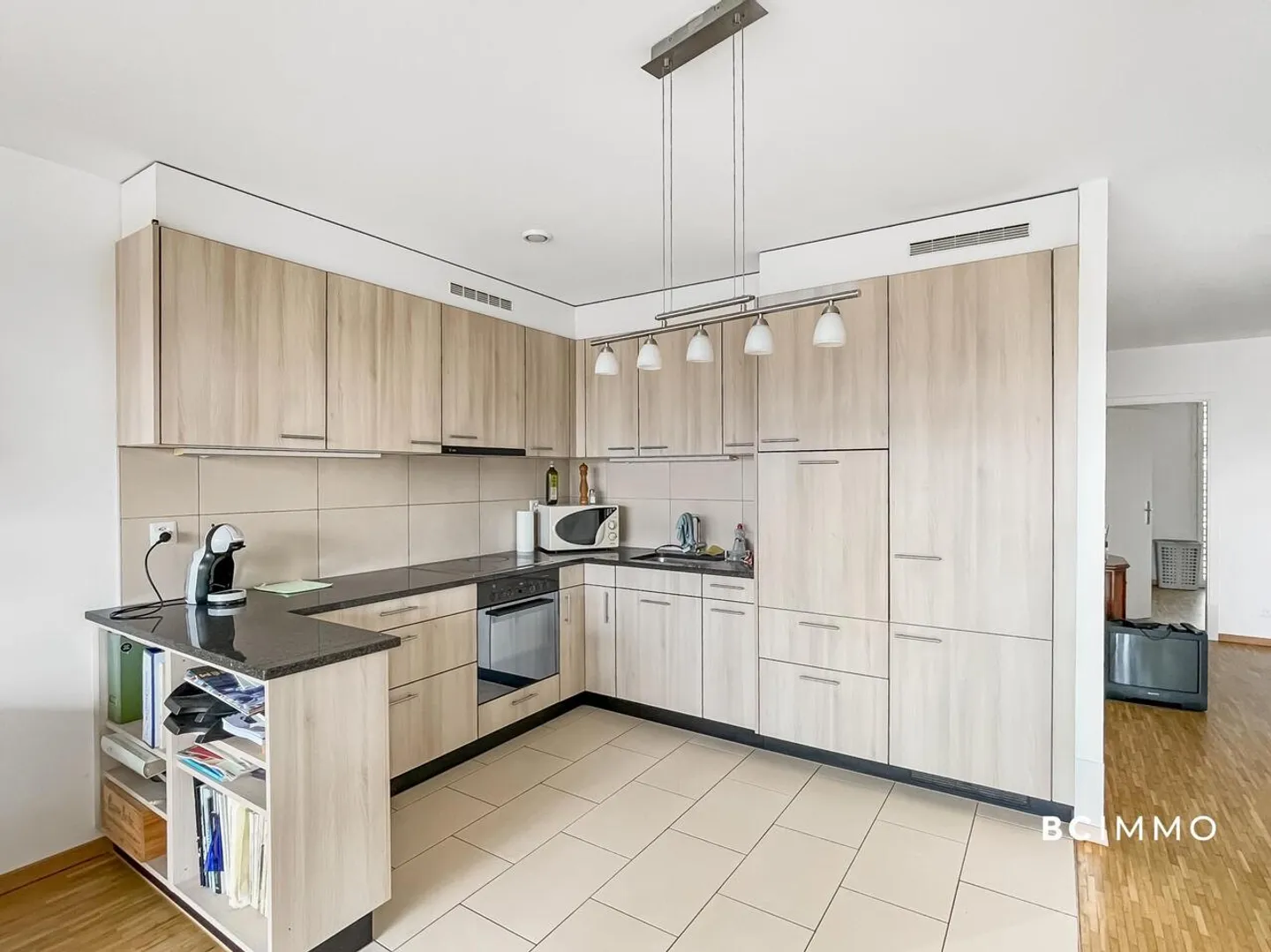 Apartment with loggia balcony - Photo 3 of 11