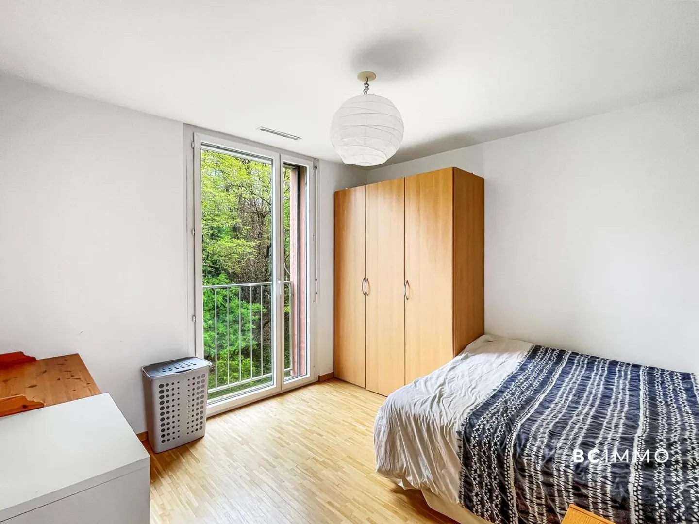 Apartment with loggia balcony - Photo 8 of 11