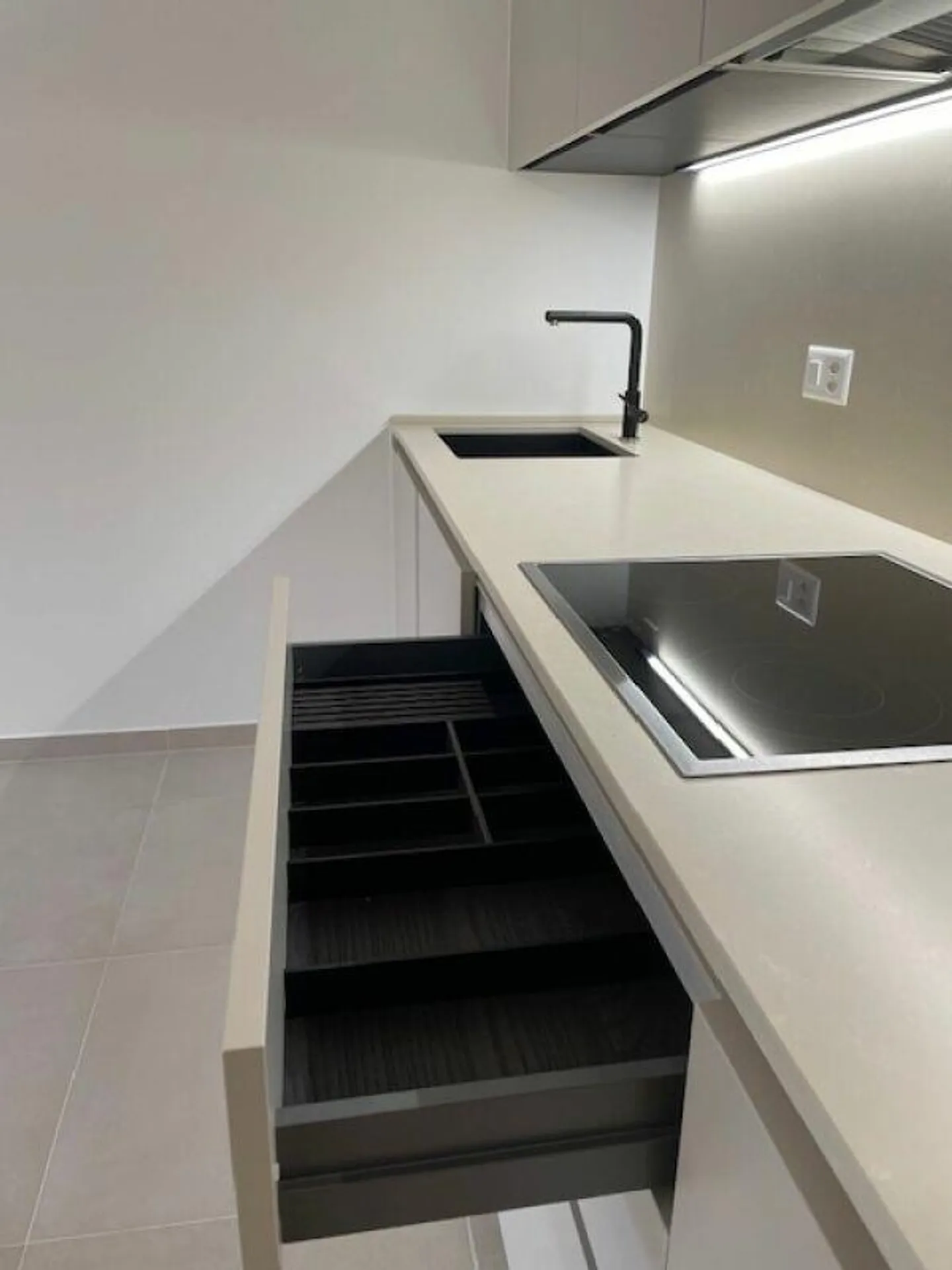 Affittiamo splendido 2.5 locali con giardino - Foto 8 di 22