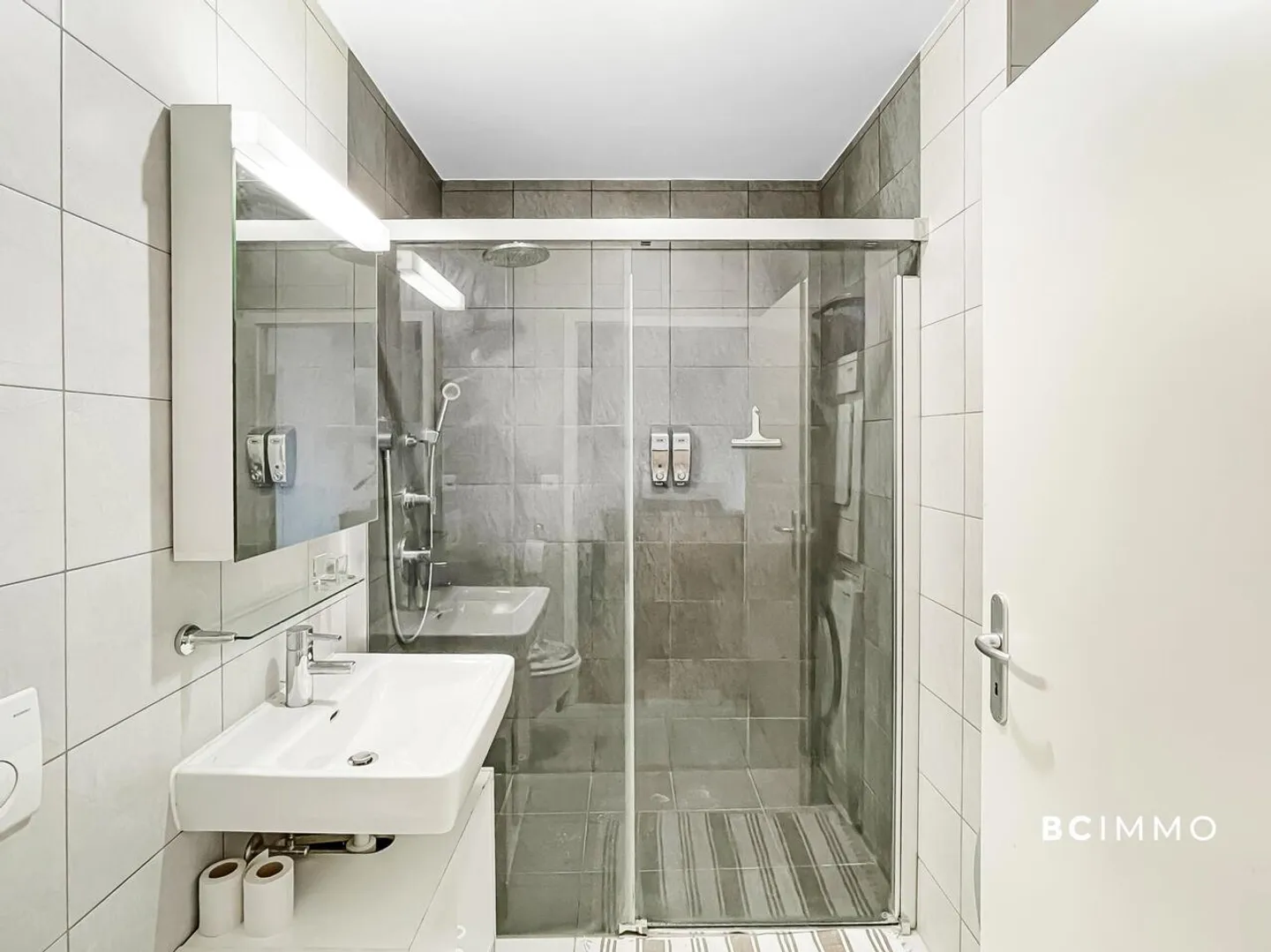 Apartment with loggia balcony - Photo 6 of 11