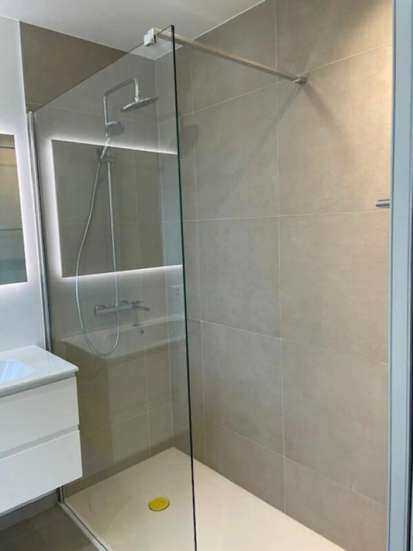 Affittiamo splendido 2.5 locali con giardino - Foto 17 di 22