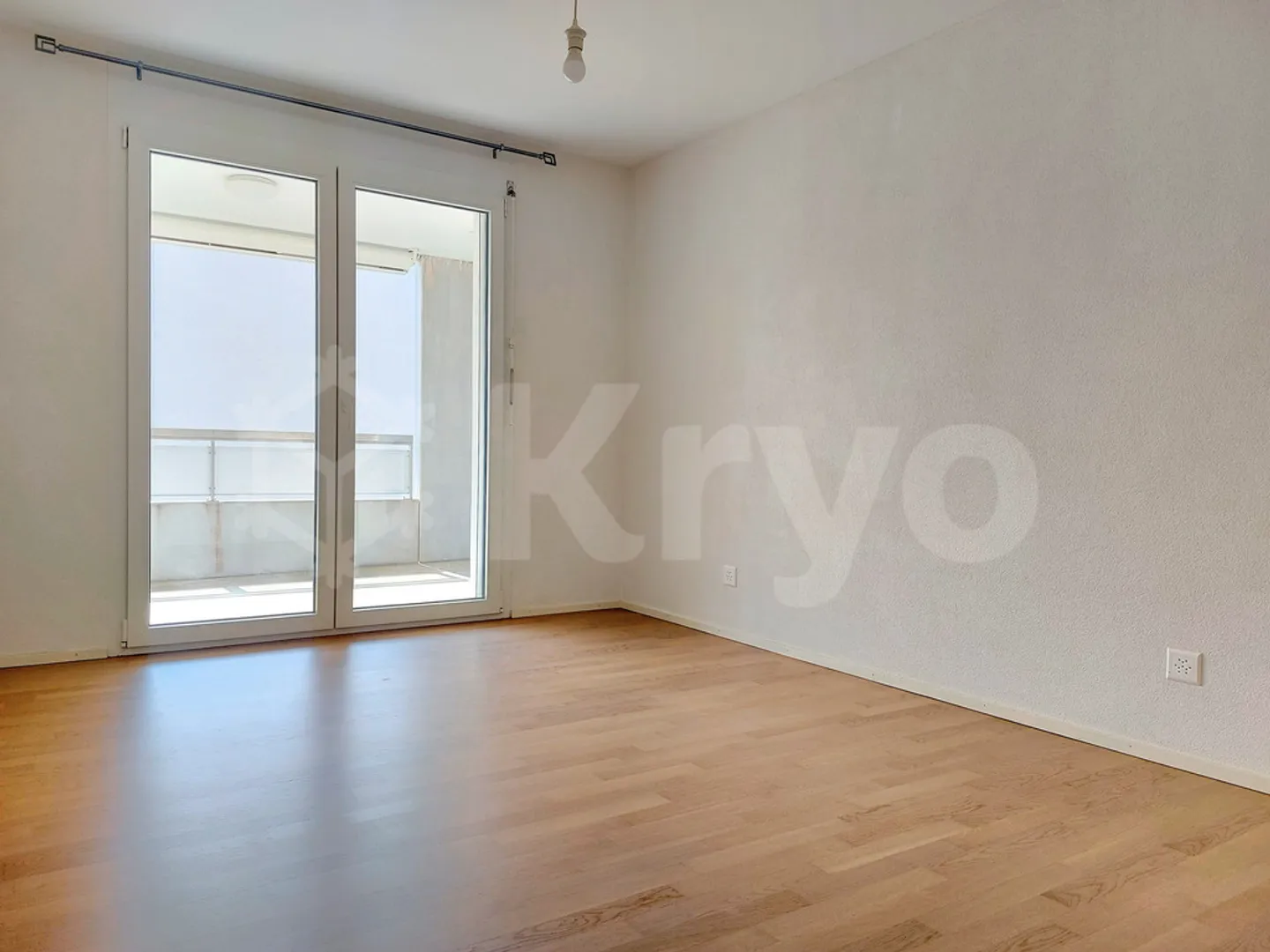 VUARINES 67, 2.5-room apartment in a residential area - Photo 5 of 8