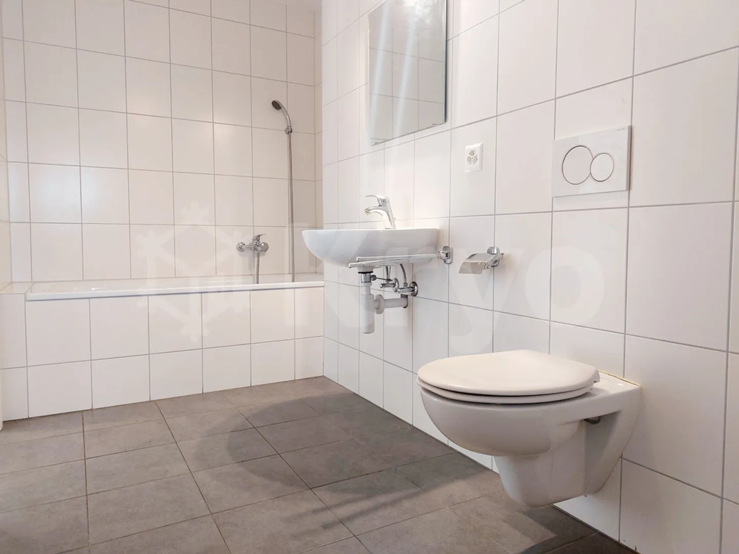 VUARINES 67, 2.5-room apartment in a residential area - Photo 7 of 8