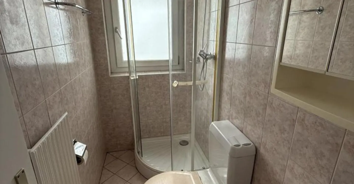 Bright, spacious, refreshed: 4½ rooms with panoramic view - Photo 5 of 6