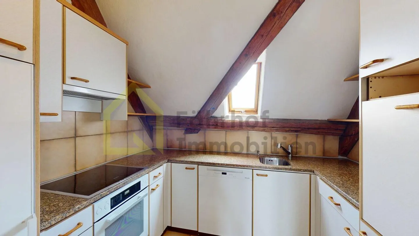 Large Maisonette Apartment with Castle Feeling - Photo 6 of 14