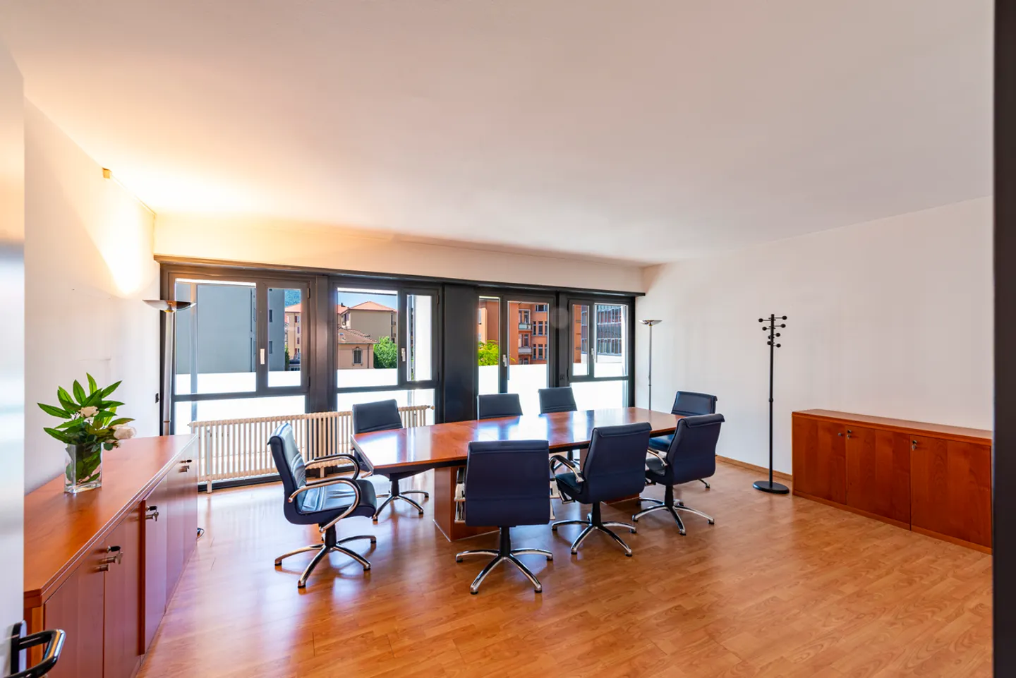 BRIGHT OFFICE LUGANO - Photo 4 of 9